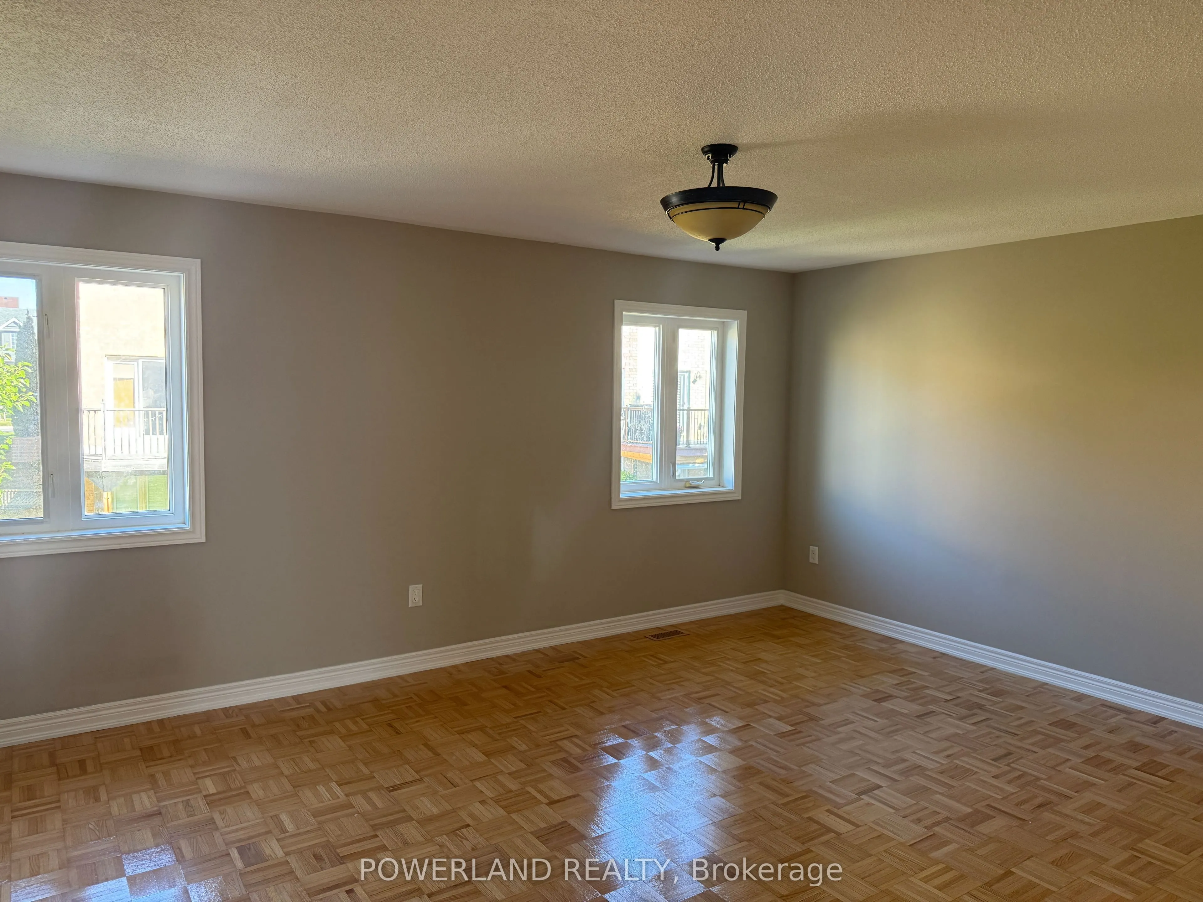 16 Ravine Edge Drive