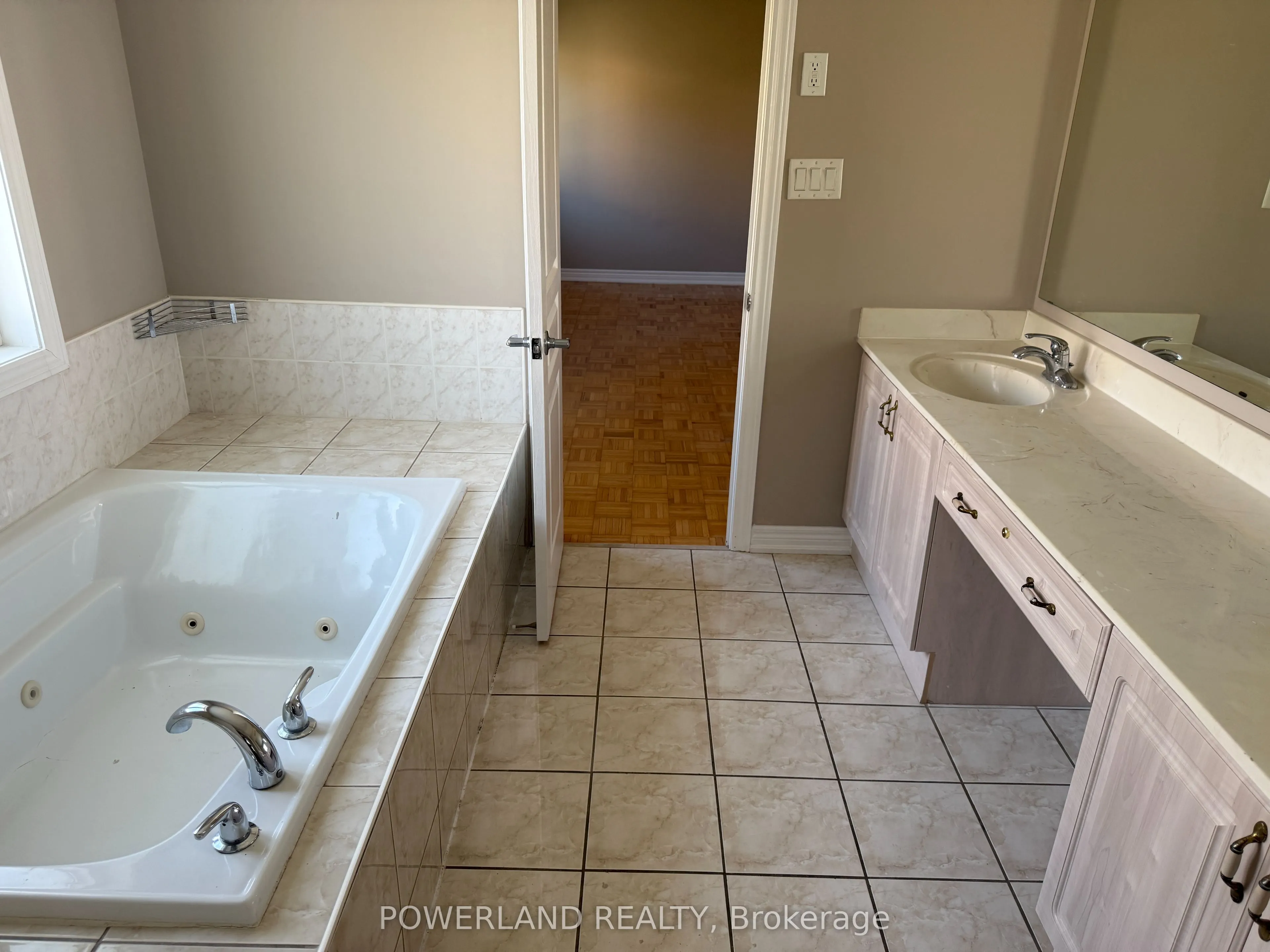 16 Ravine Edge Drive