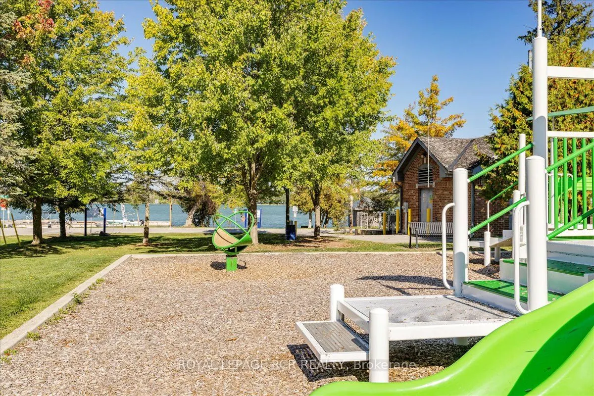 10 Cottage Grove