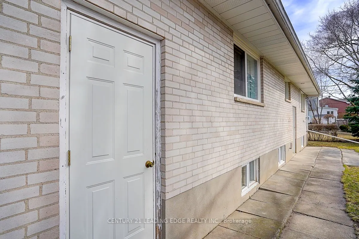 366 MAIN Street N