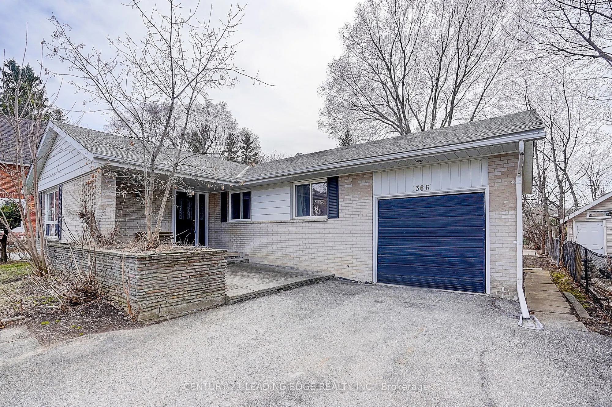 366 MAIN Street N