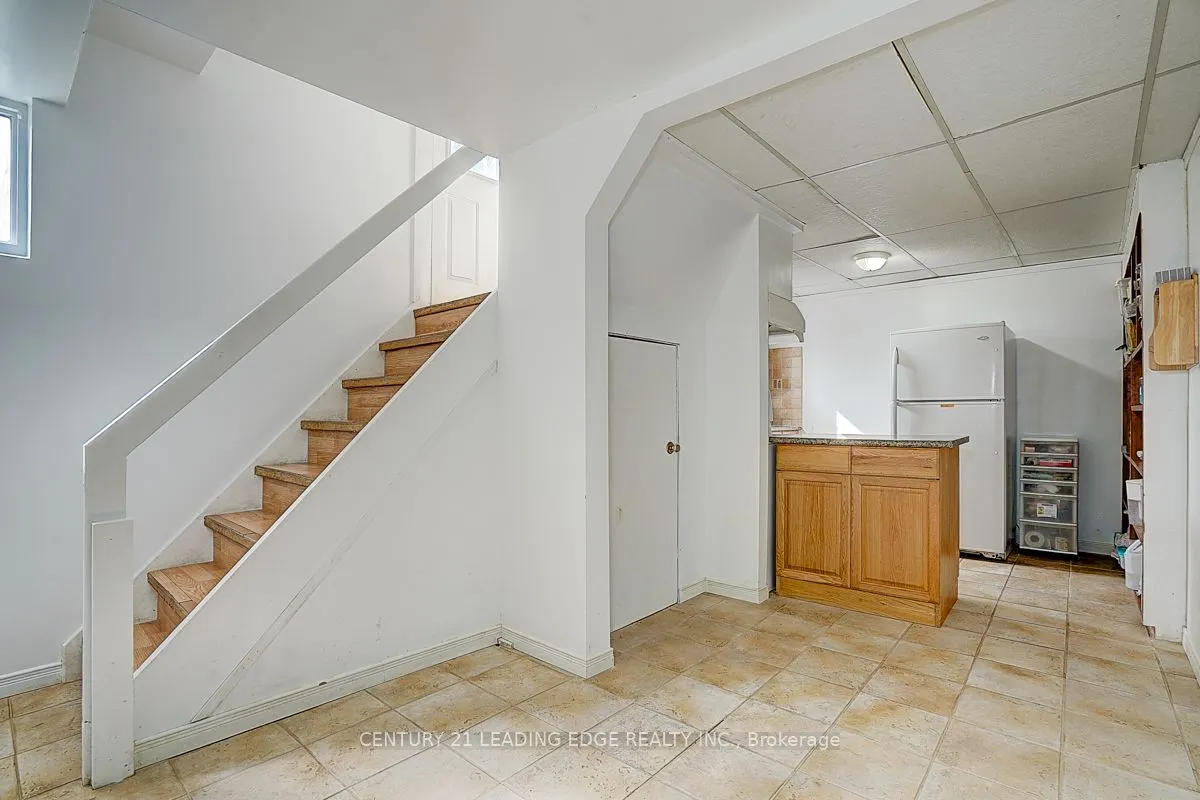 366 MAIN Street N