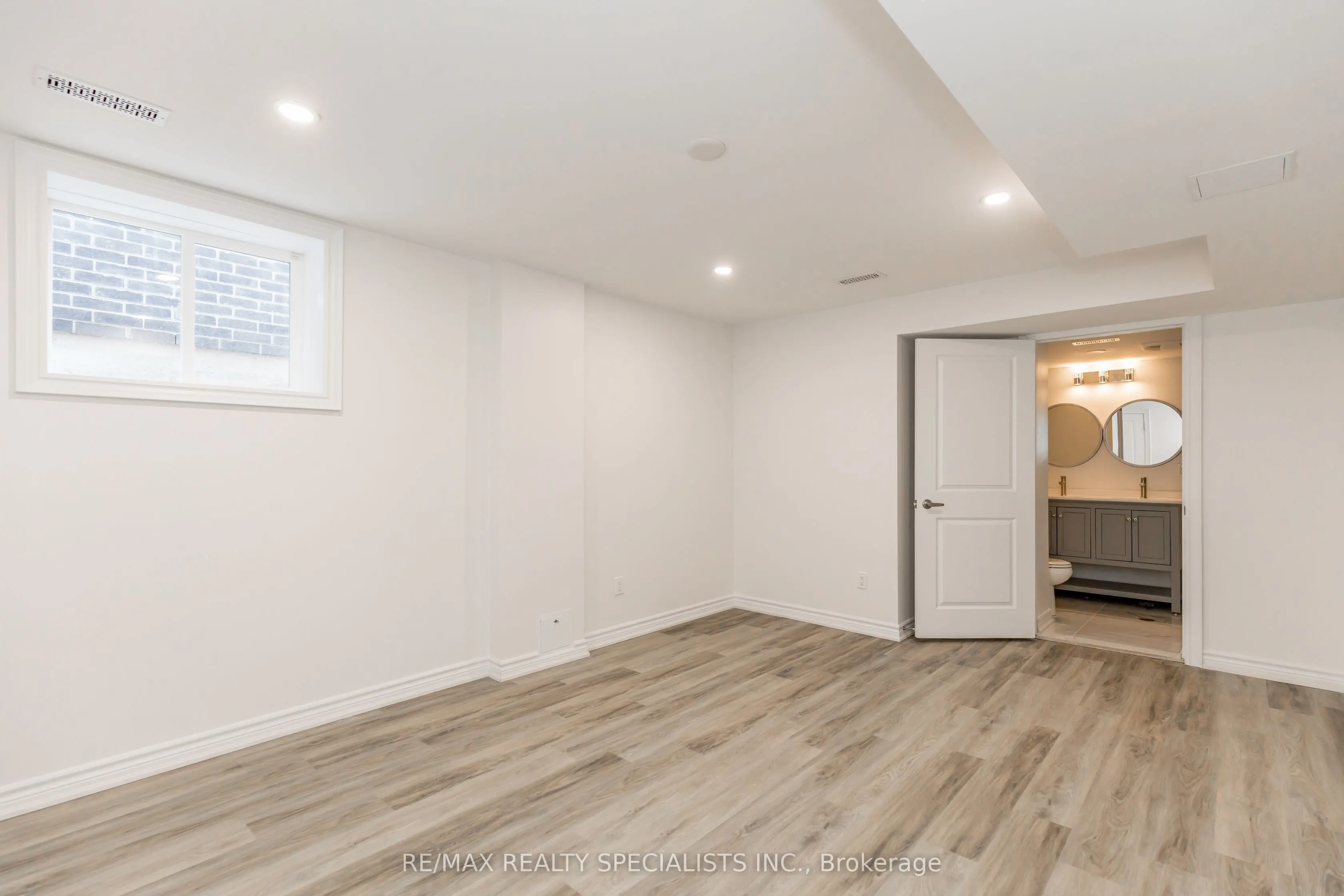 53 Ladder Crescent