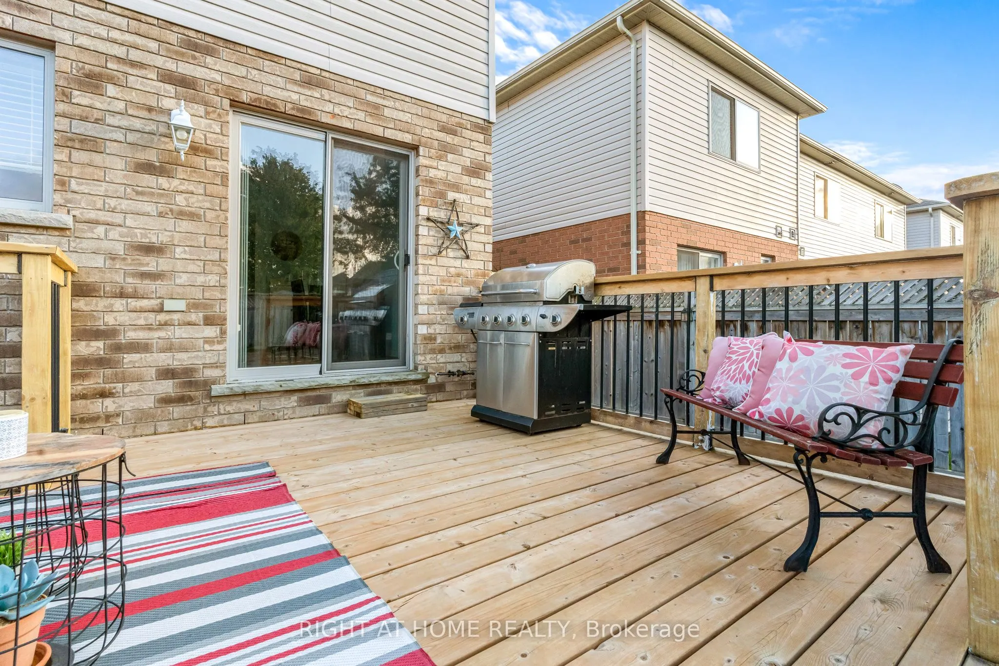 219 Banting Crescent