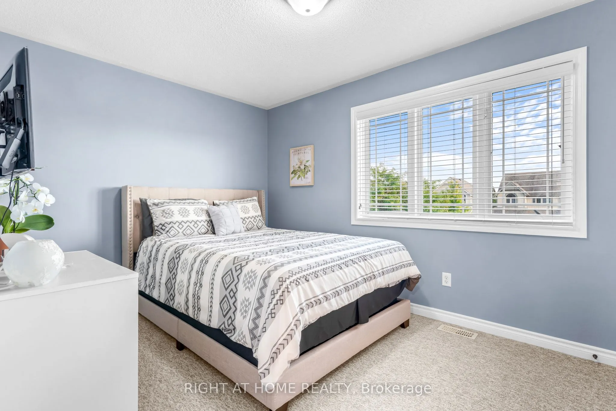 219 Banting Crescent