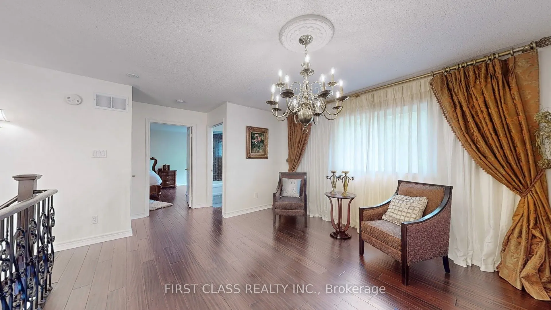 35 Valemount Way