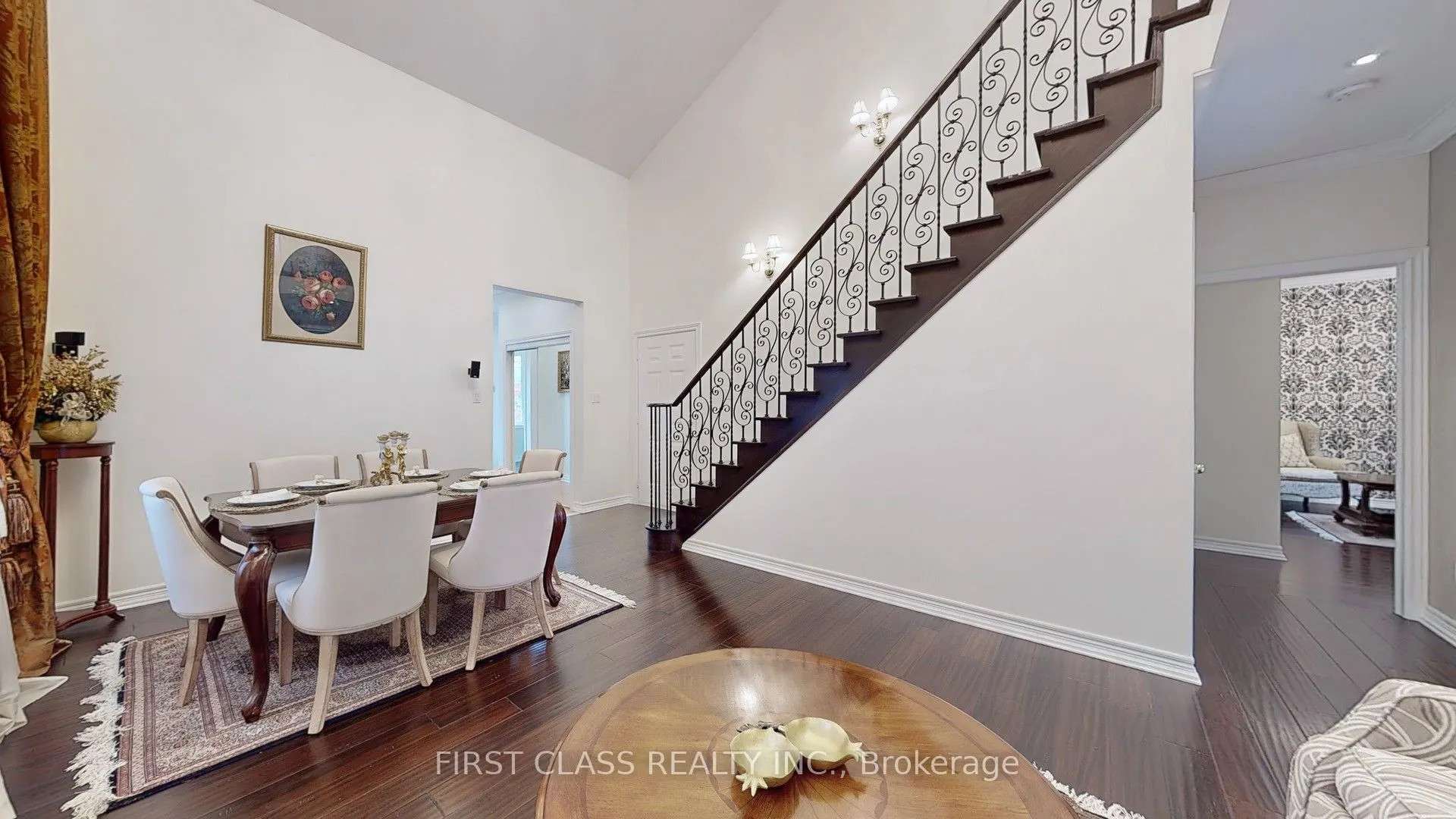 35 Valemount Way