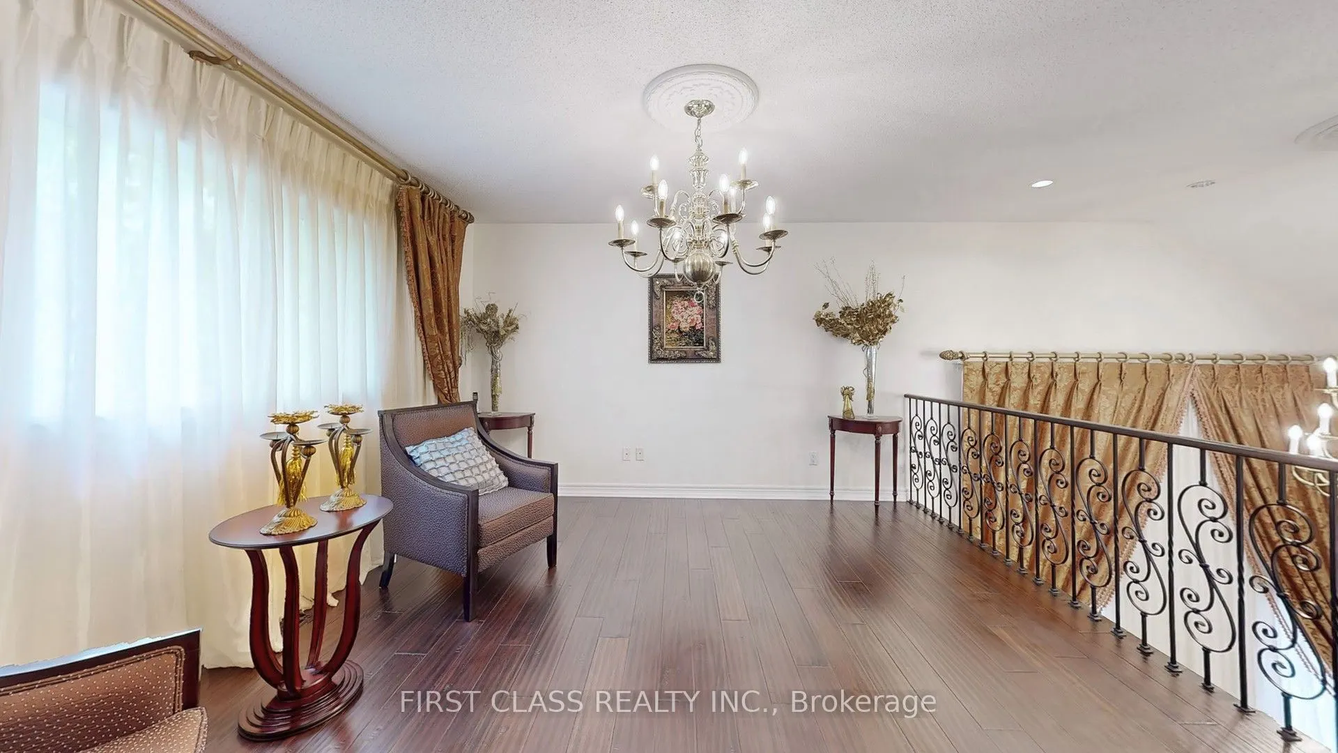 35 Valemount Way