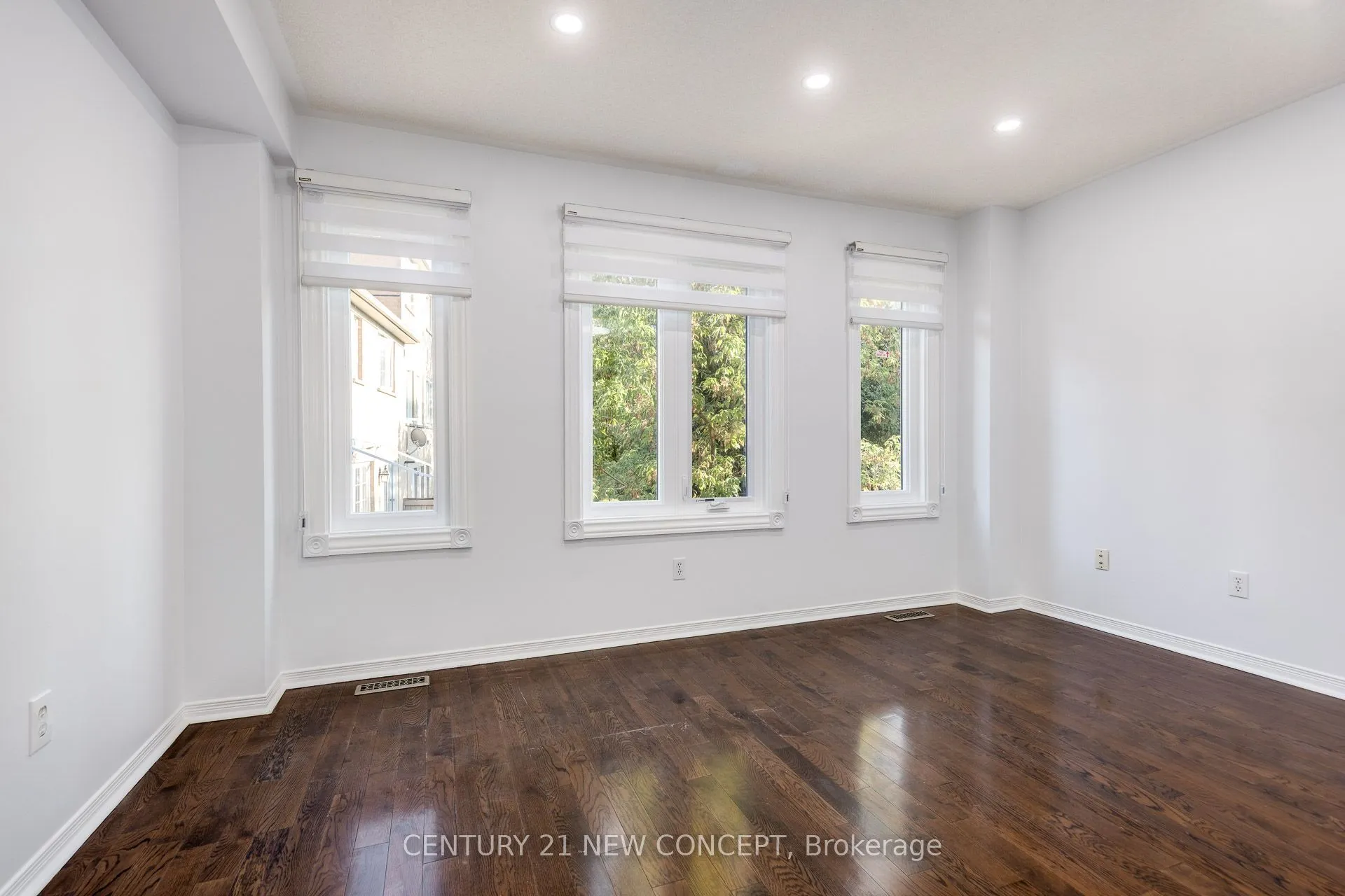 100 Coburg Crescent S