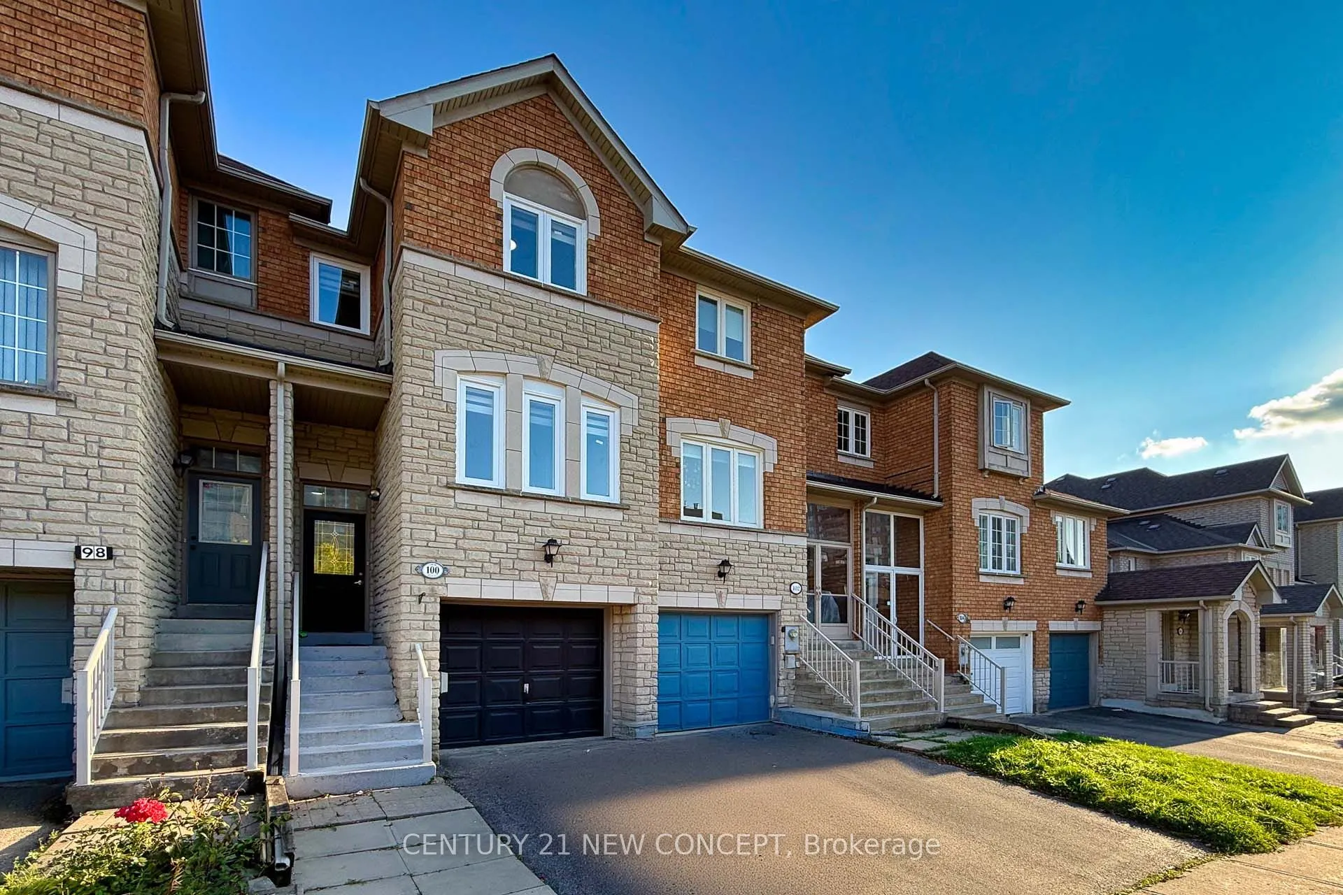 100 Coburg Crescent S