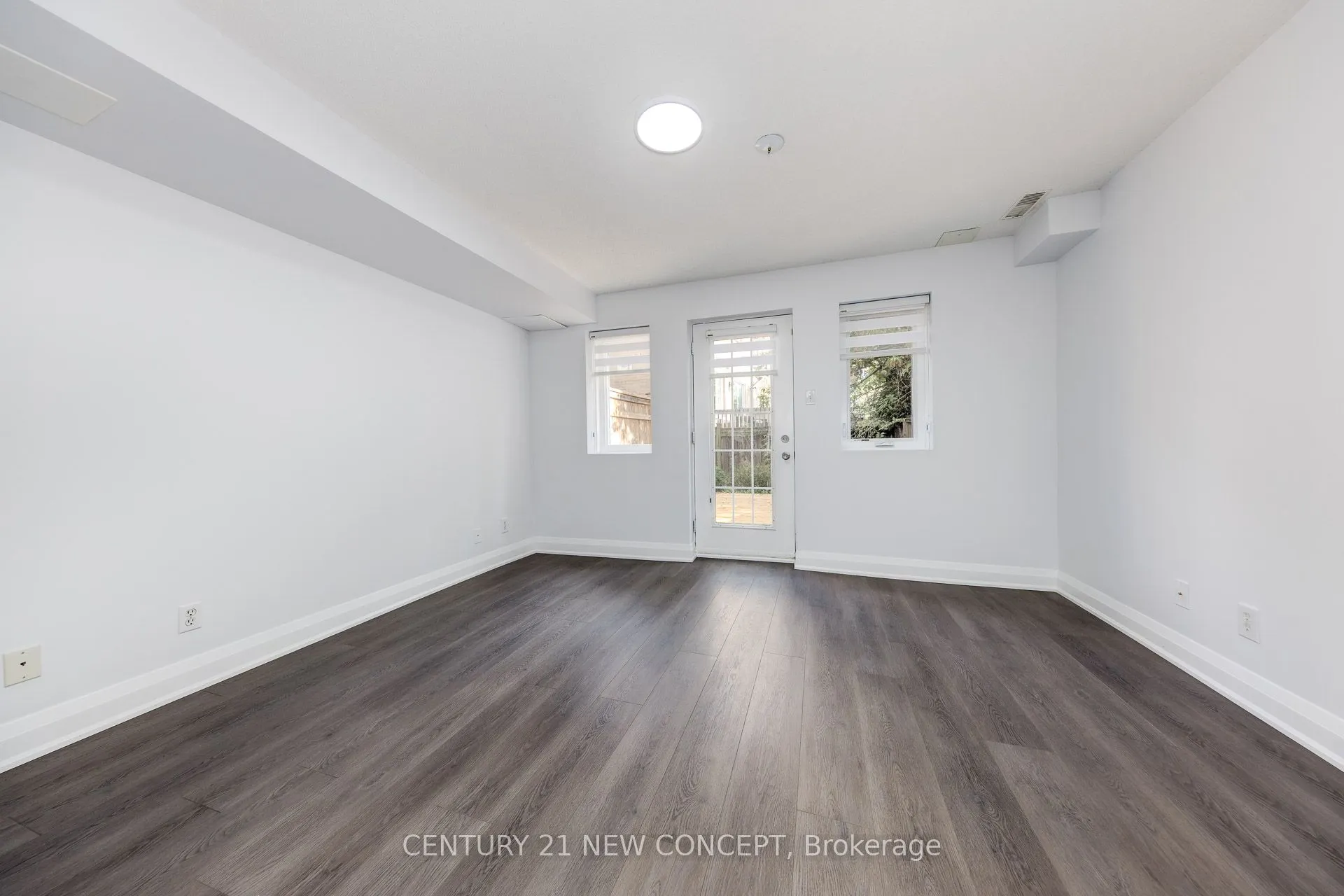 100 Coburg Crescent S