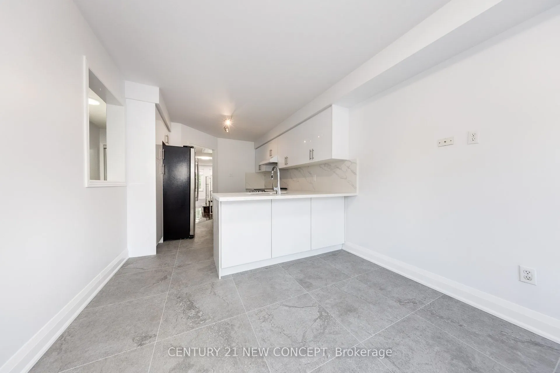 100 Coburg Crescent S