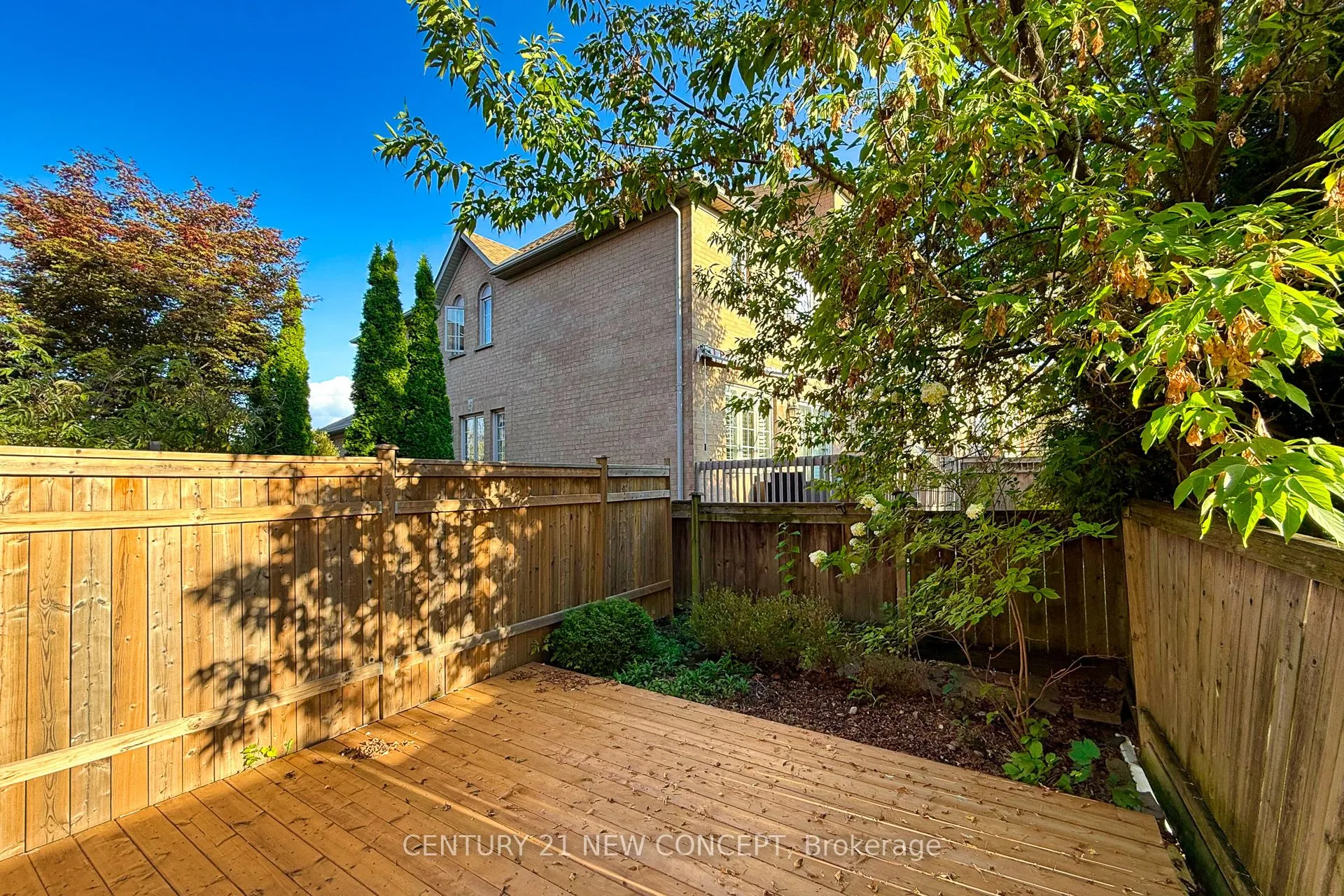 100 Coburg Crescent S