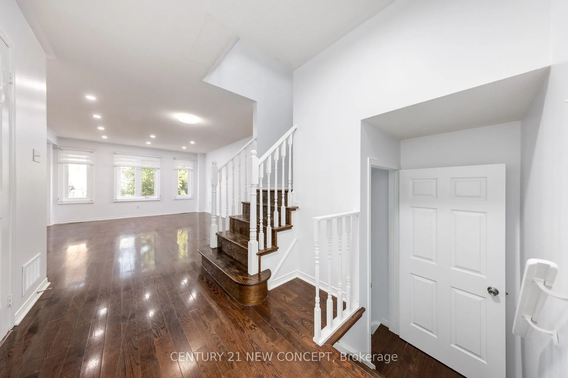 100 Coburg Crescent S