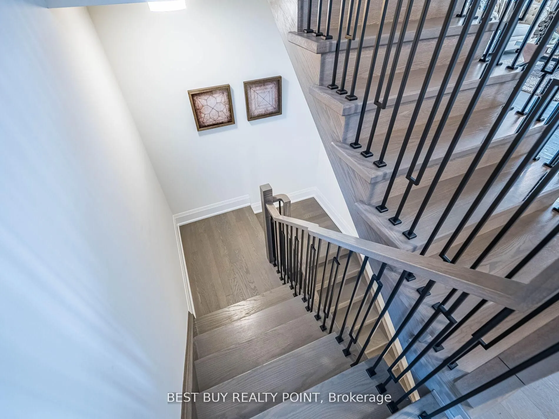24 Magnolia Avenue