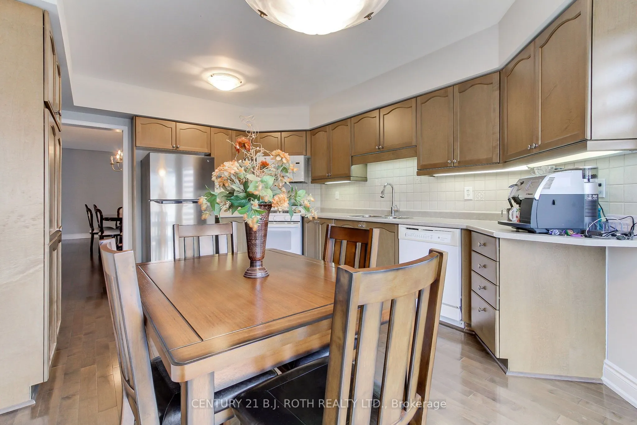 484 Menczel Crescent