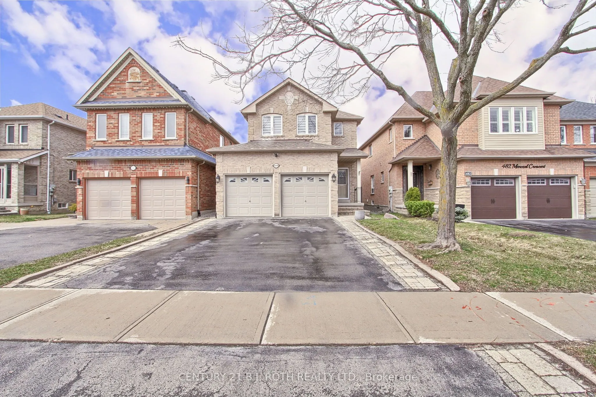 484 Menczel Crescent