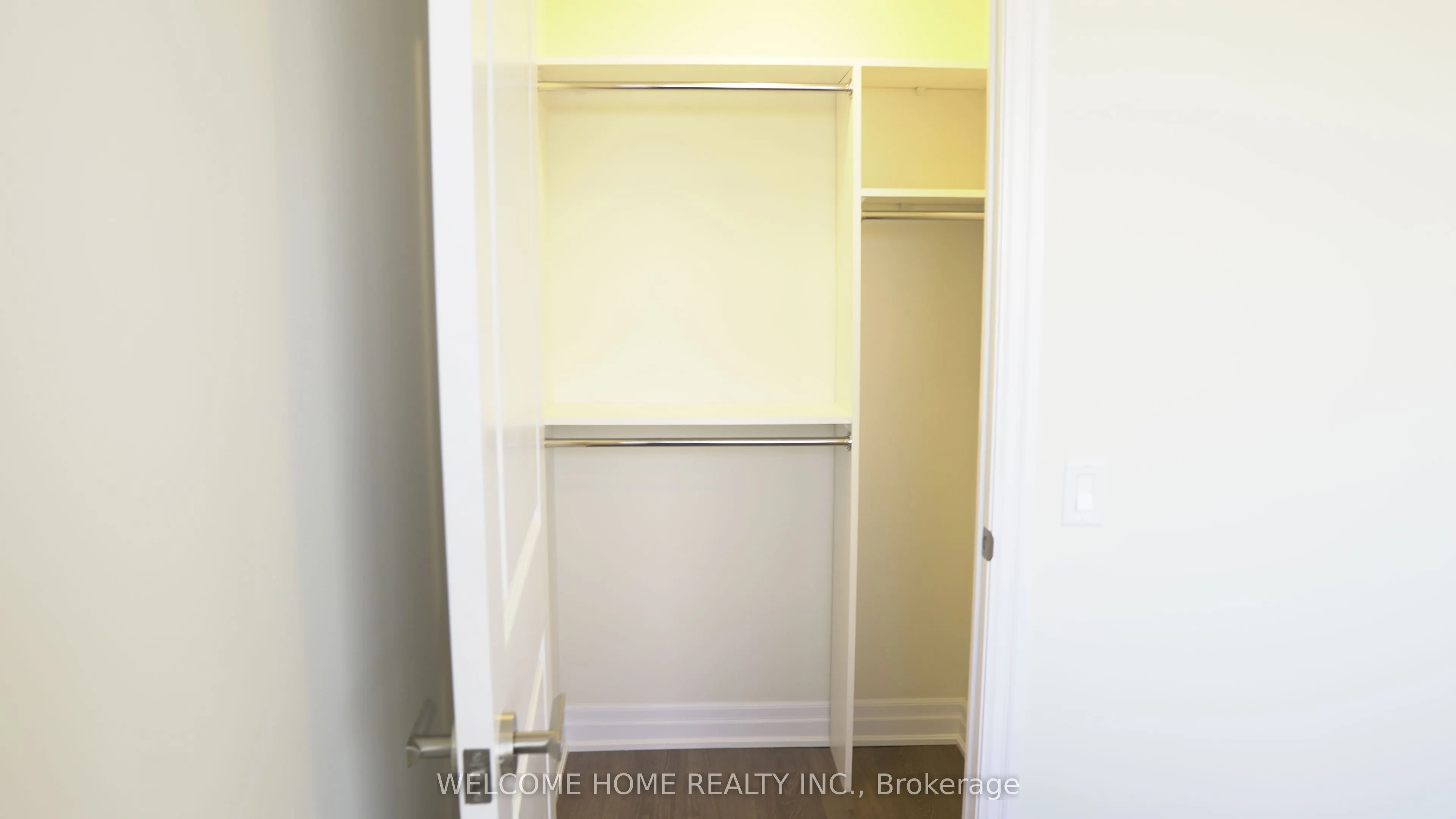 9085 Jane Street, #1711