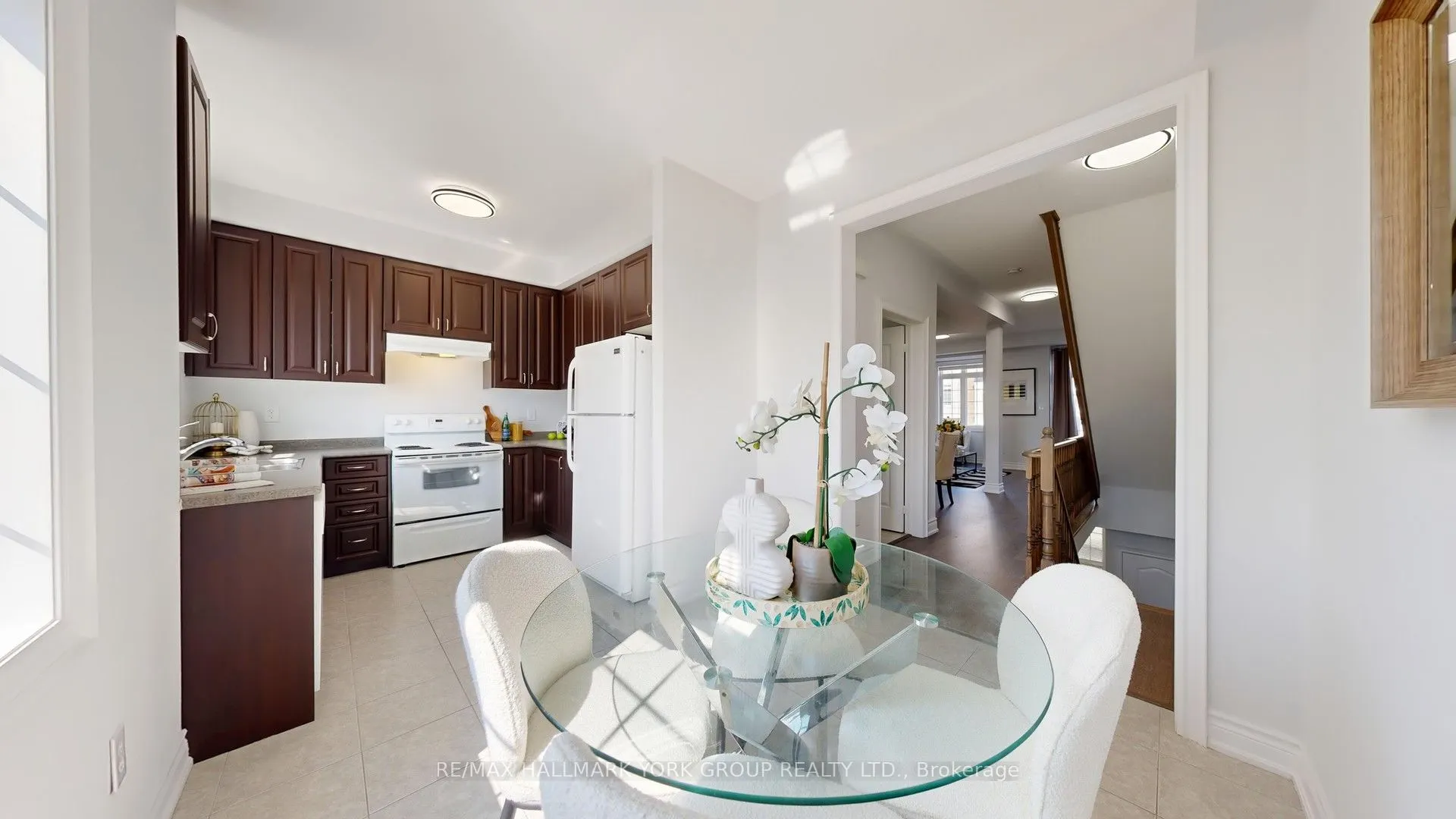 6 Roy Grove Way, #40