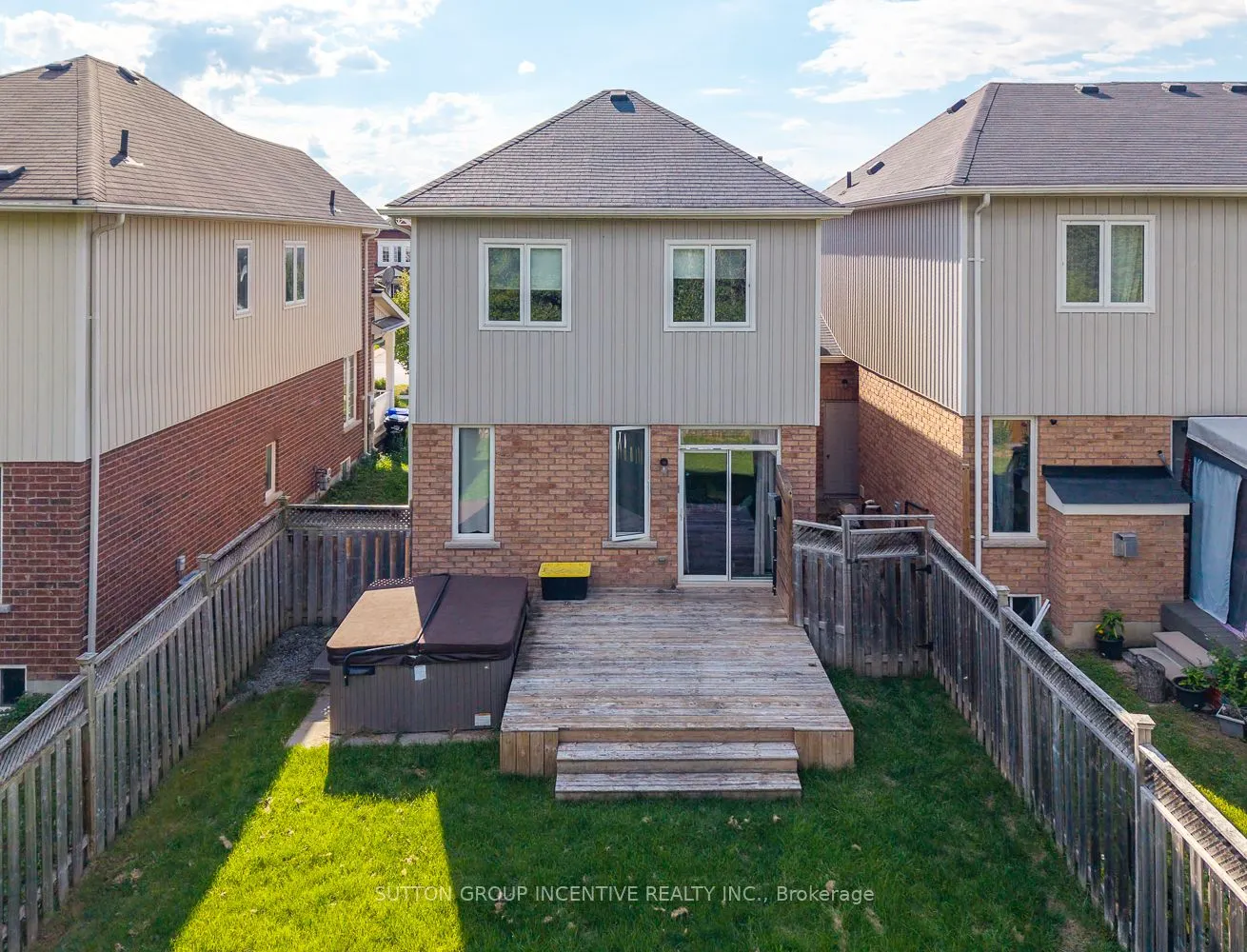 105 COLLIER Crescent