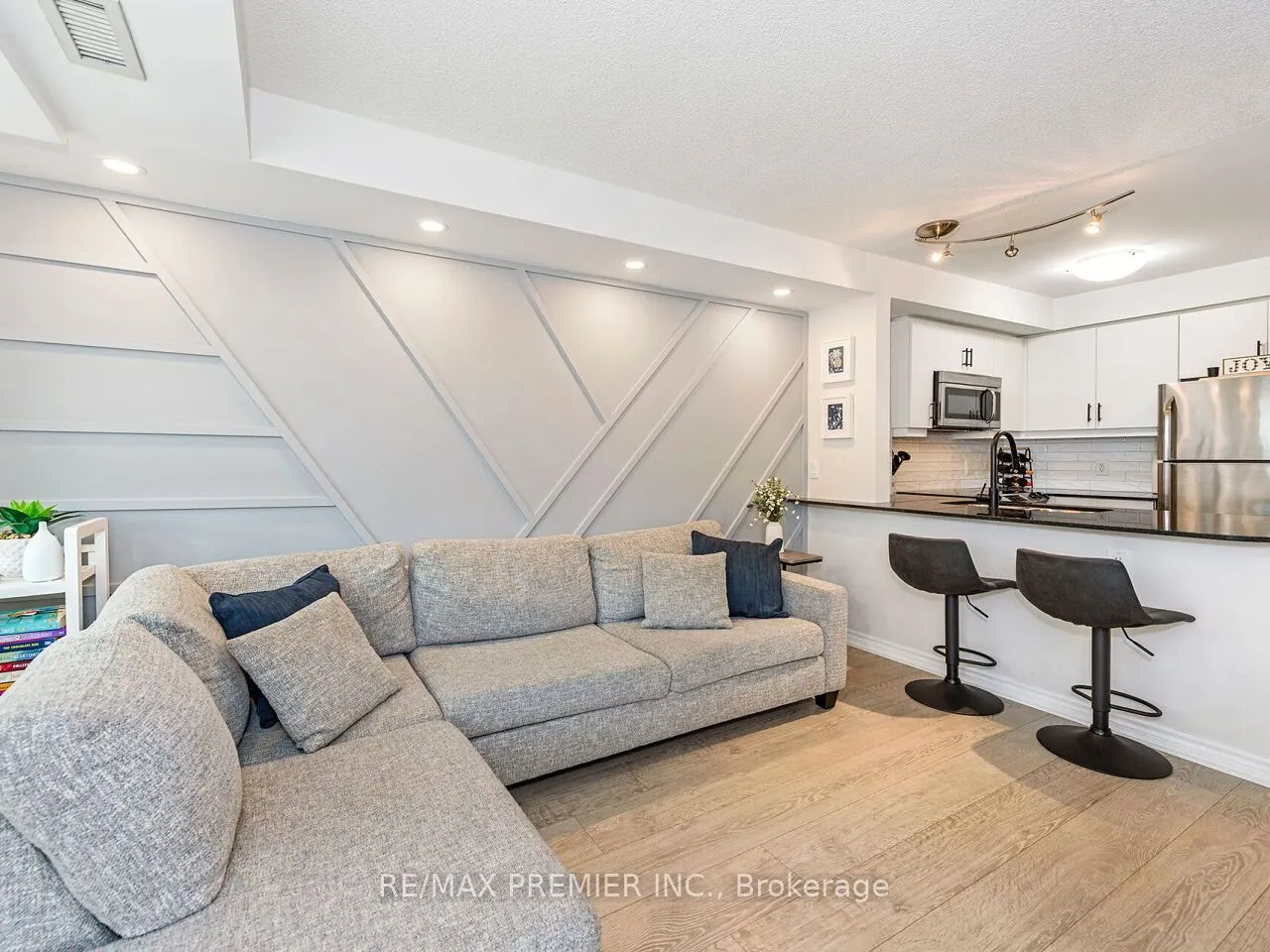7730 Kipling Avenue, #313