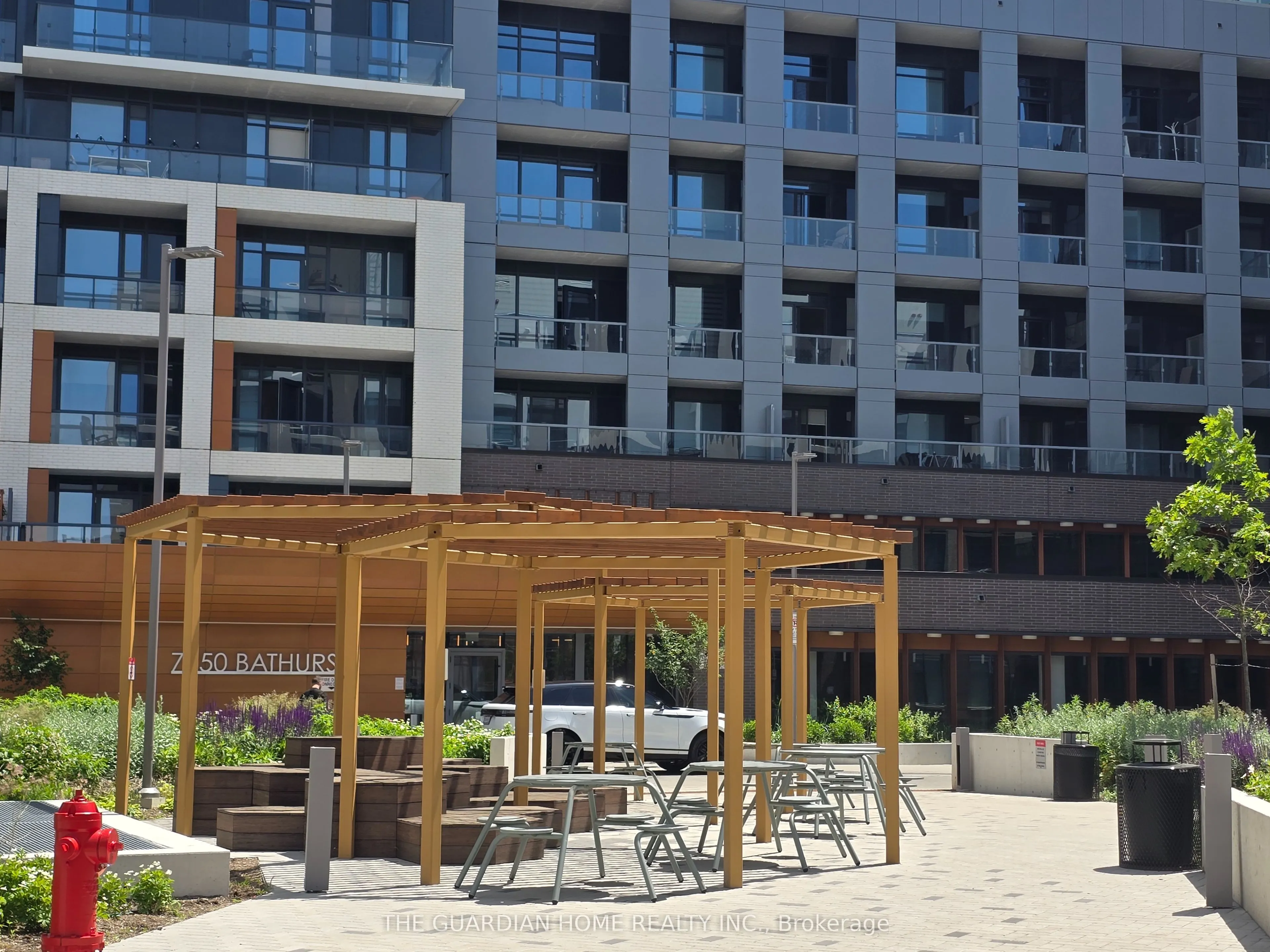 7950 Bathurst Street, #B216