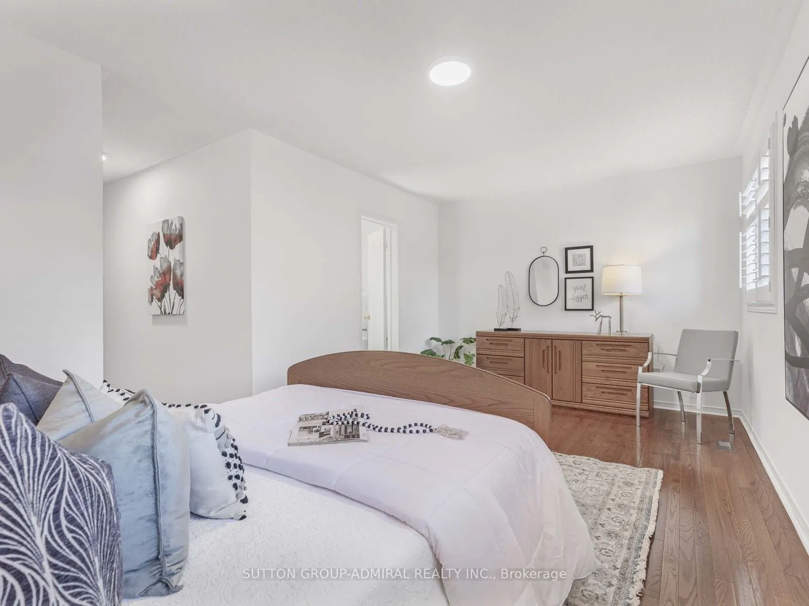 185 Foxfield Crescent