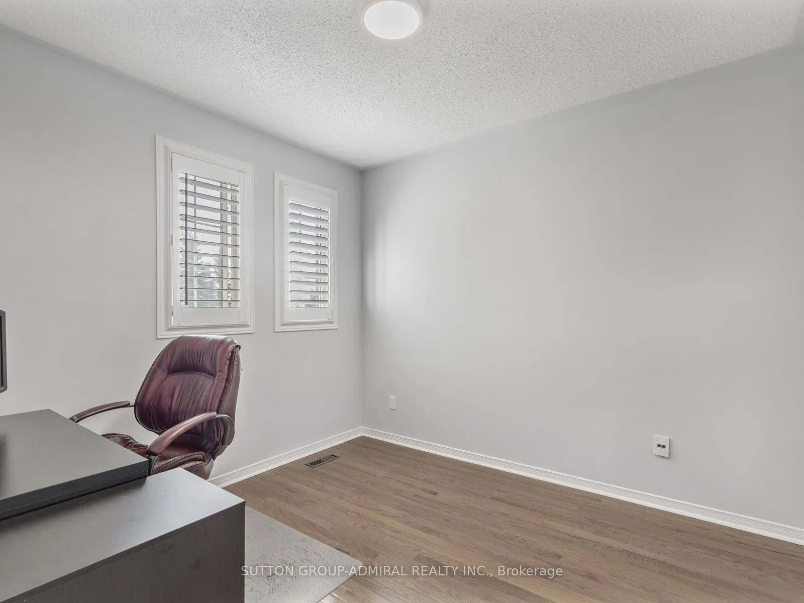 185 Foxfield Crescent