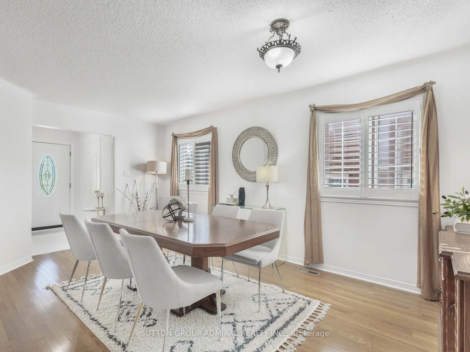 185 Foxfield Crescent
