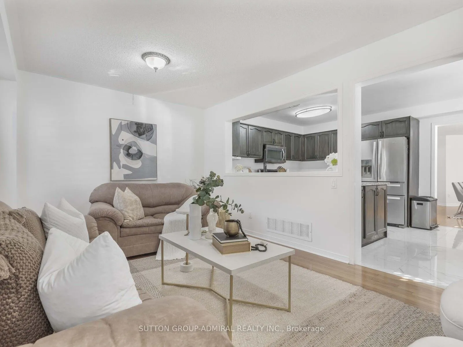 185 Foxfield Crescent
