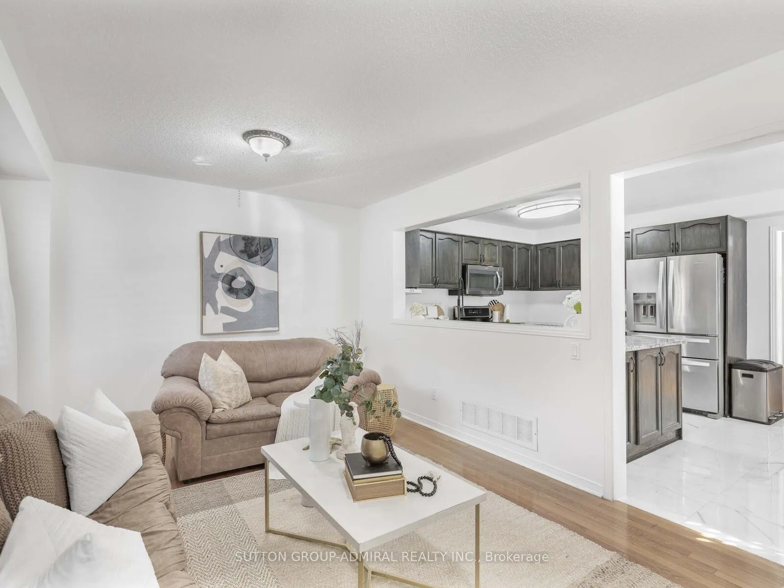 185 Foxfield Crescent