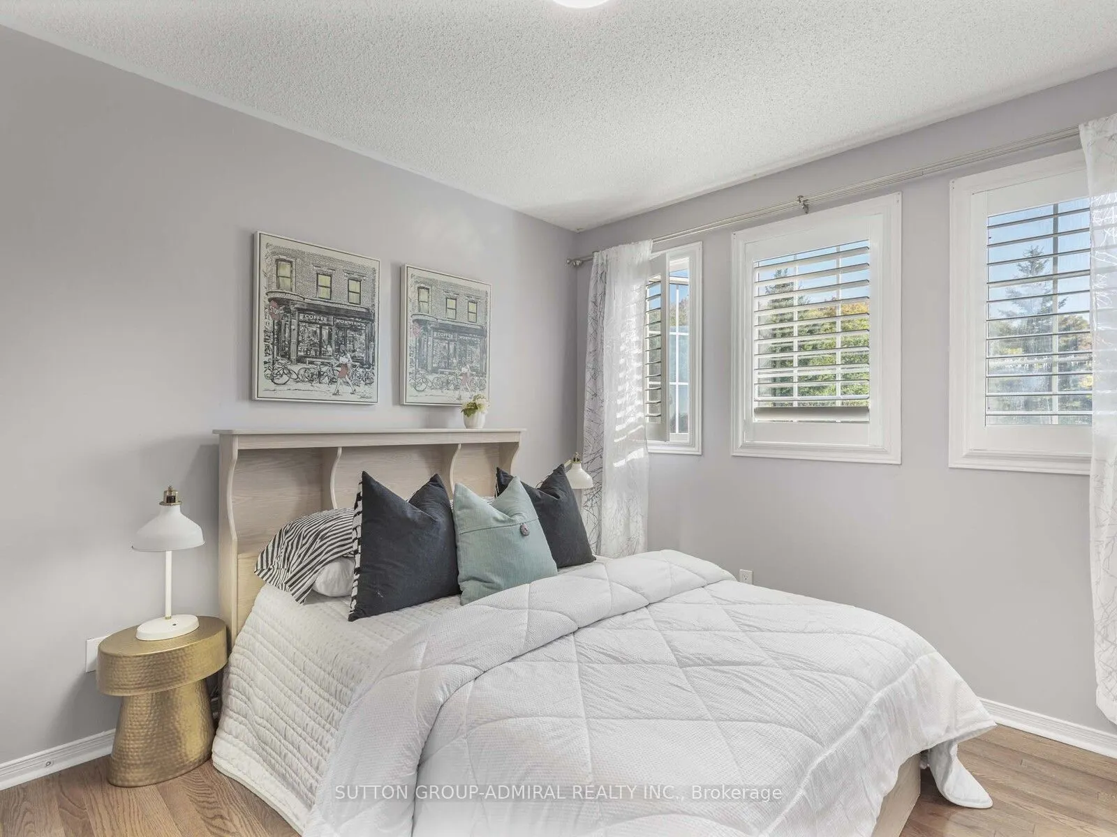 185 Foxfield Crescent
