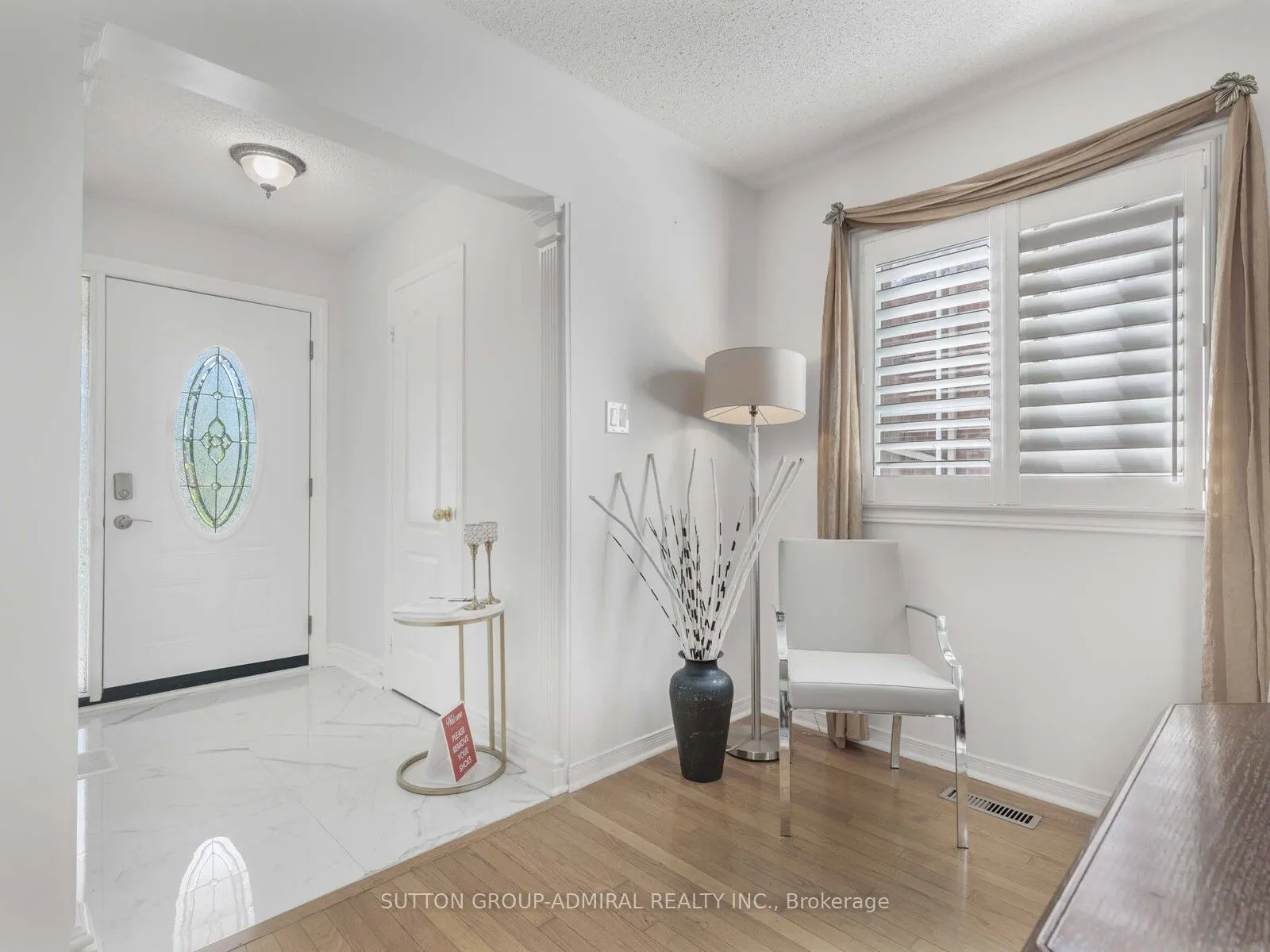 185 Foxfield Crescent