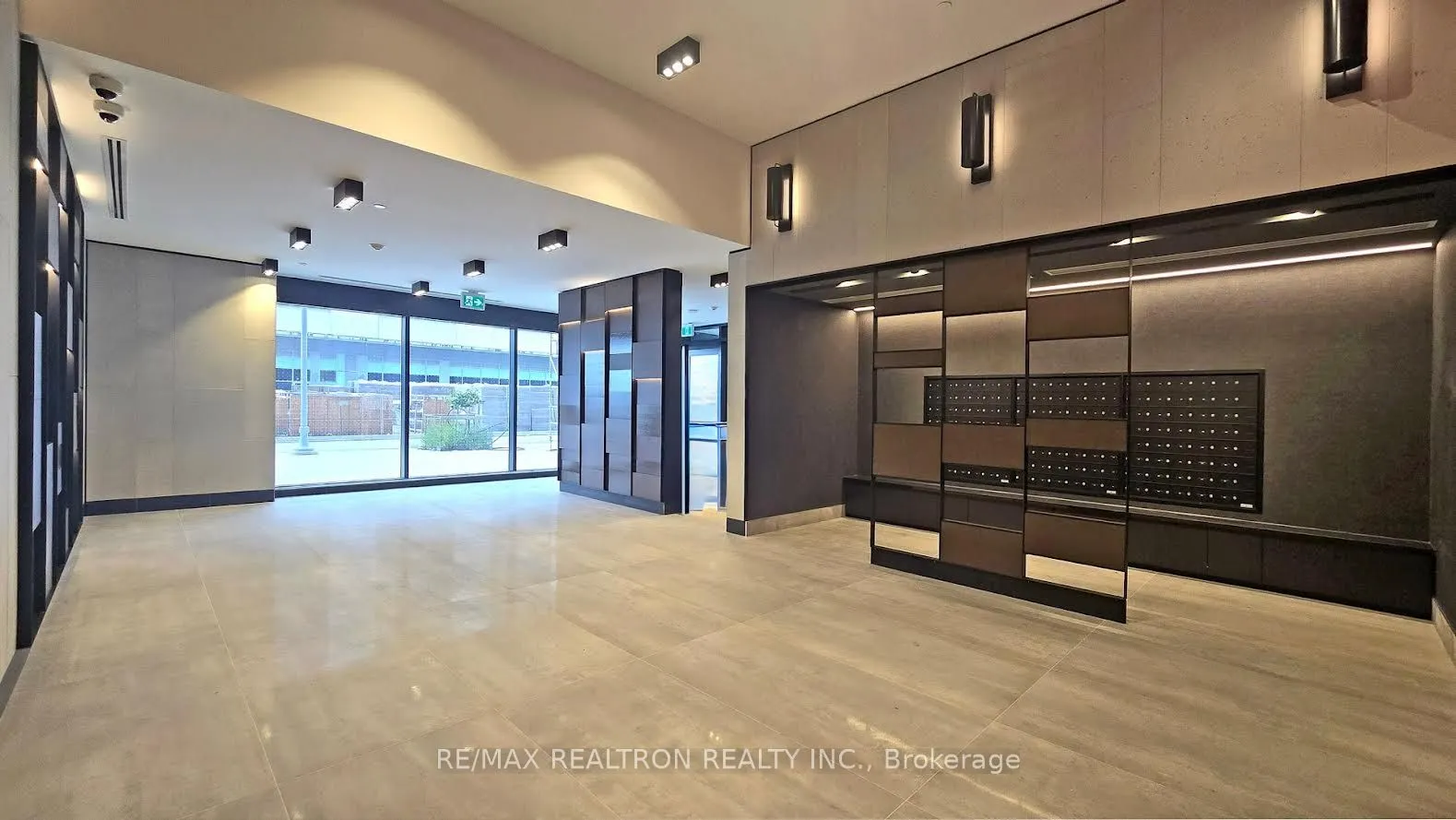 38 Simcoe Promenade, #319C