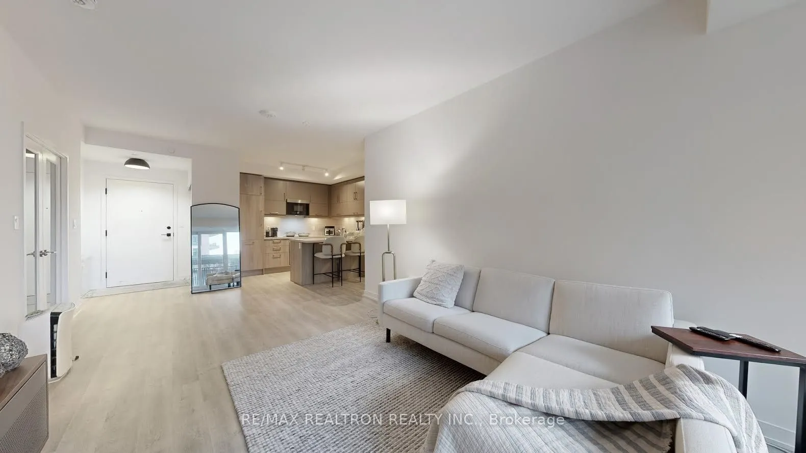 38 Simcoe Promenade, #319C