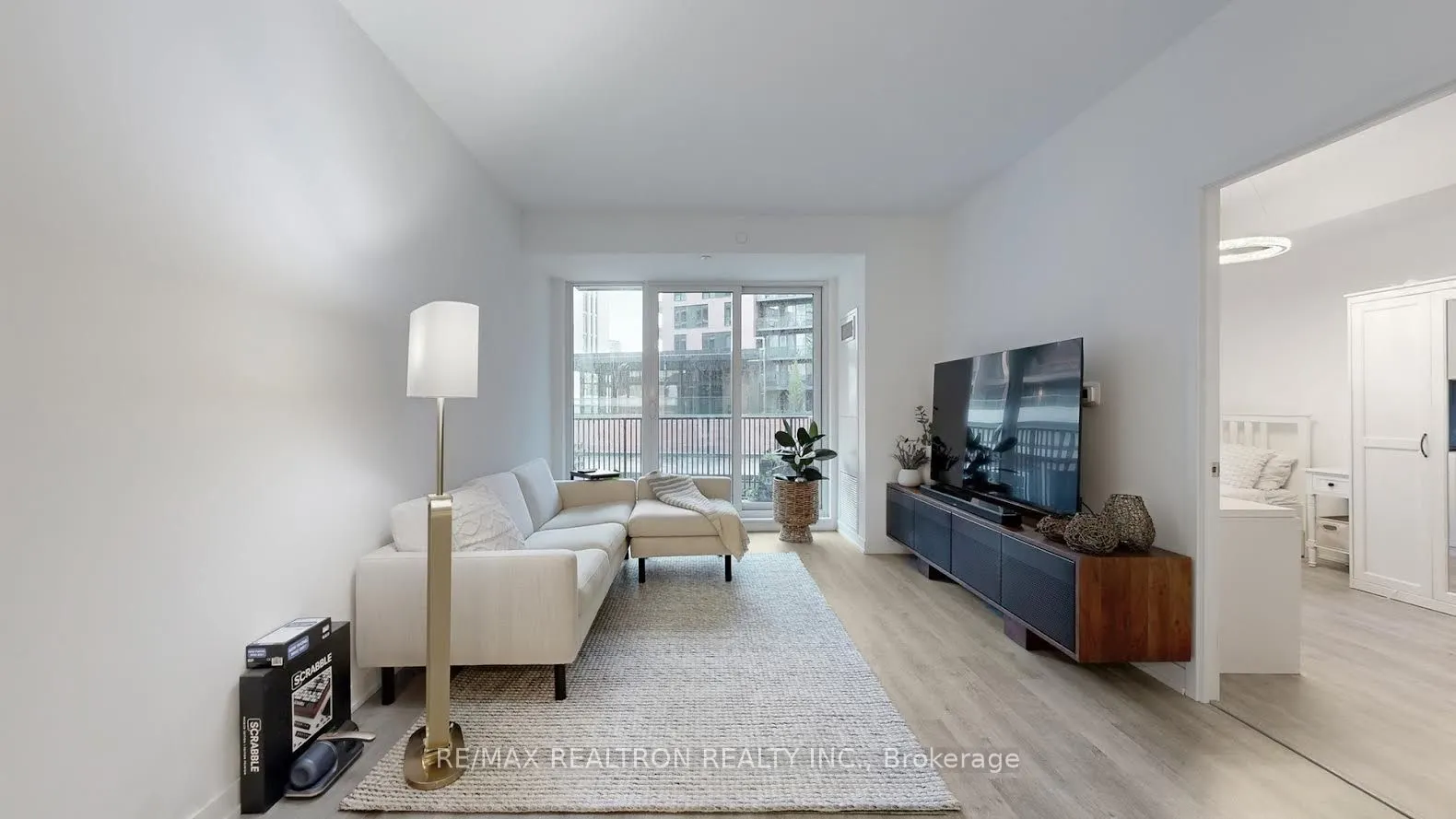 38 Simcoe Promenade, #319C