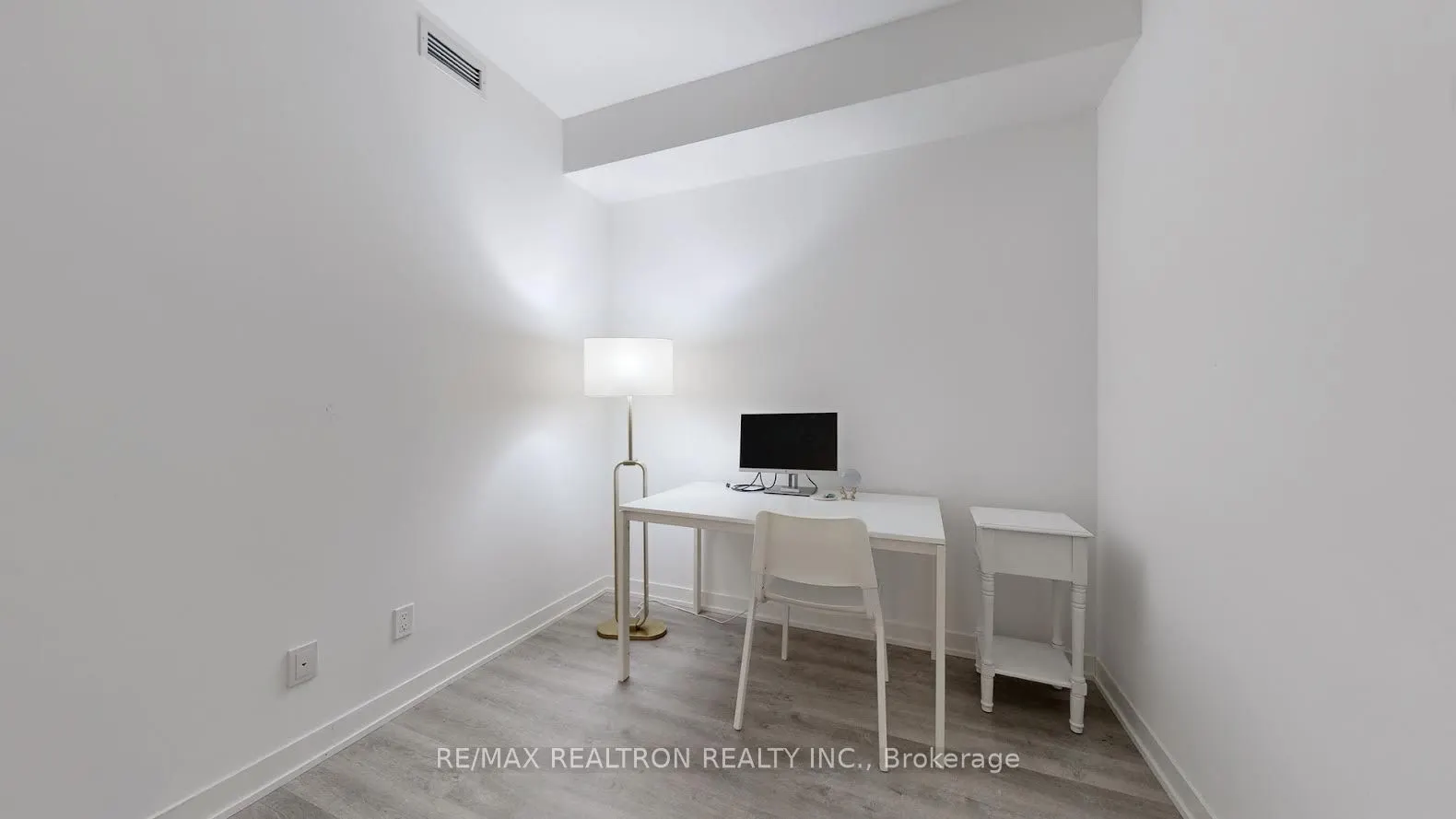 38 Simcoe Promenade, #319C
