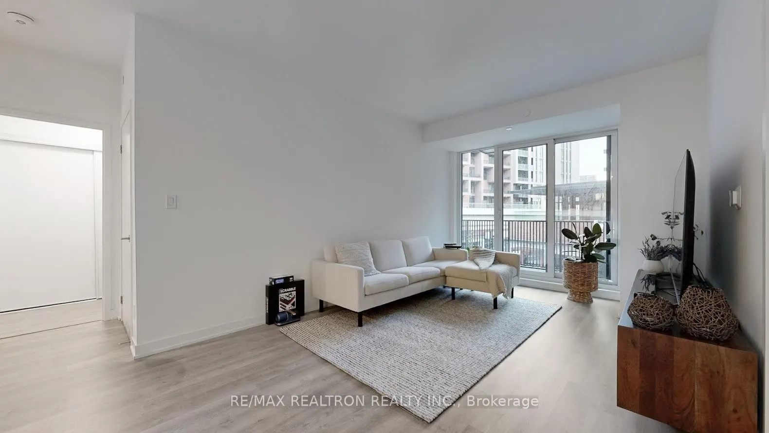 38 Simcoe Promenade, #319C