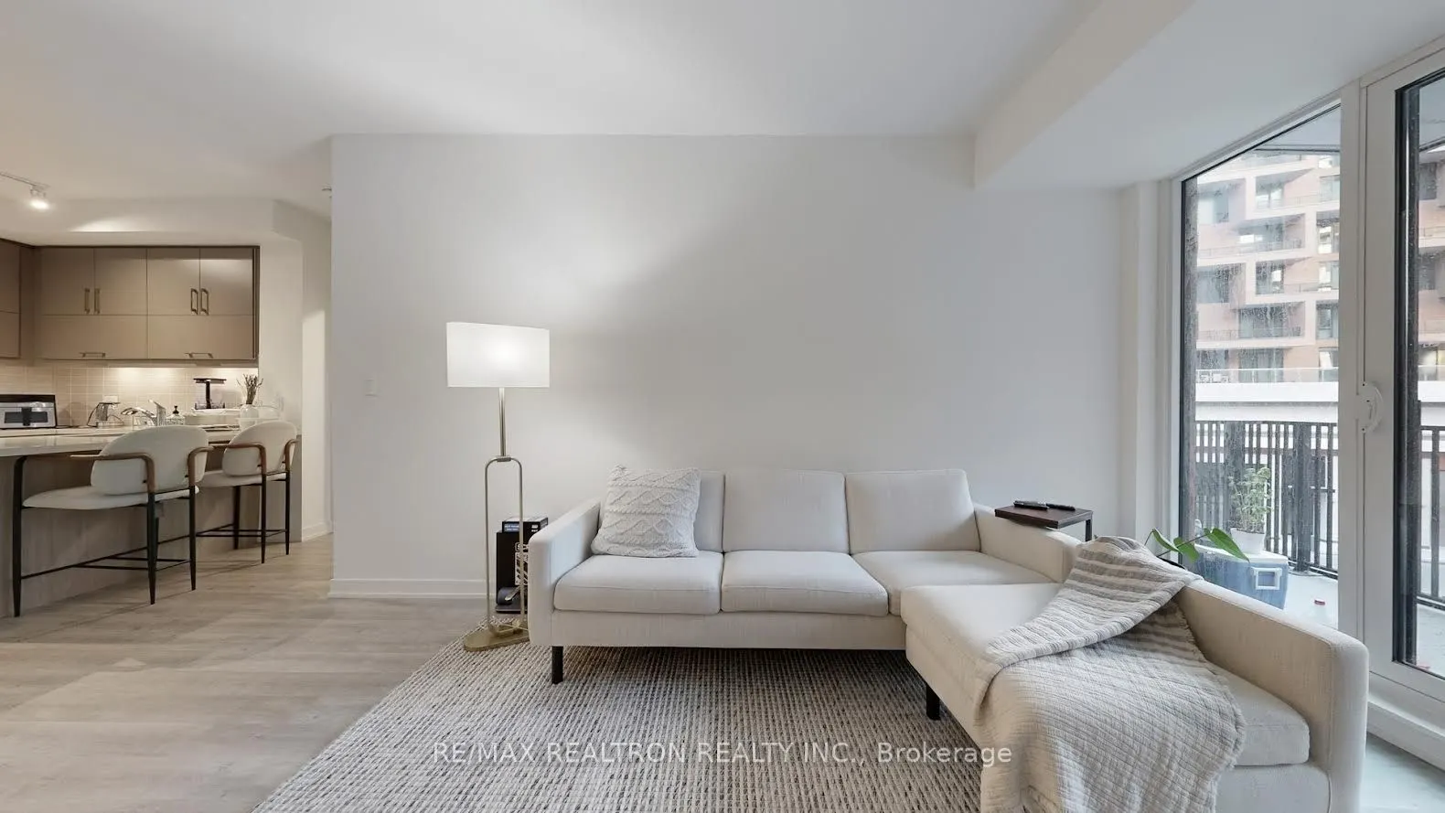 38 Simcoe Promenade, #319C