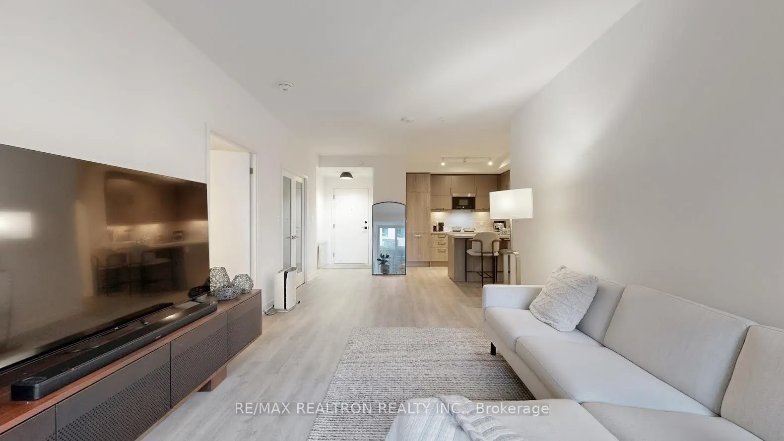 38 Simcoe Promenade, #319C