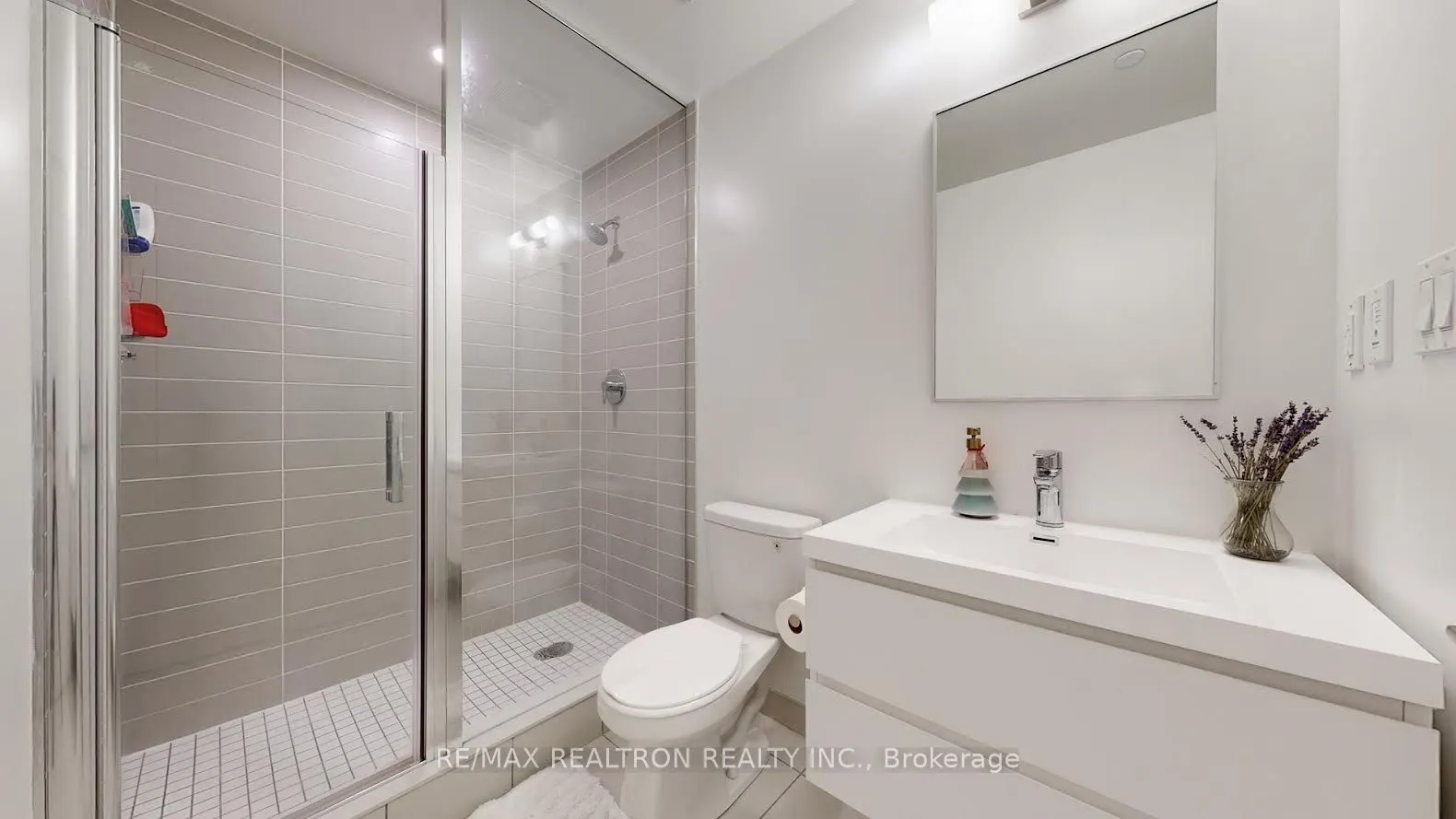 38 Simcoe Promenade, #319C