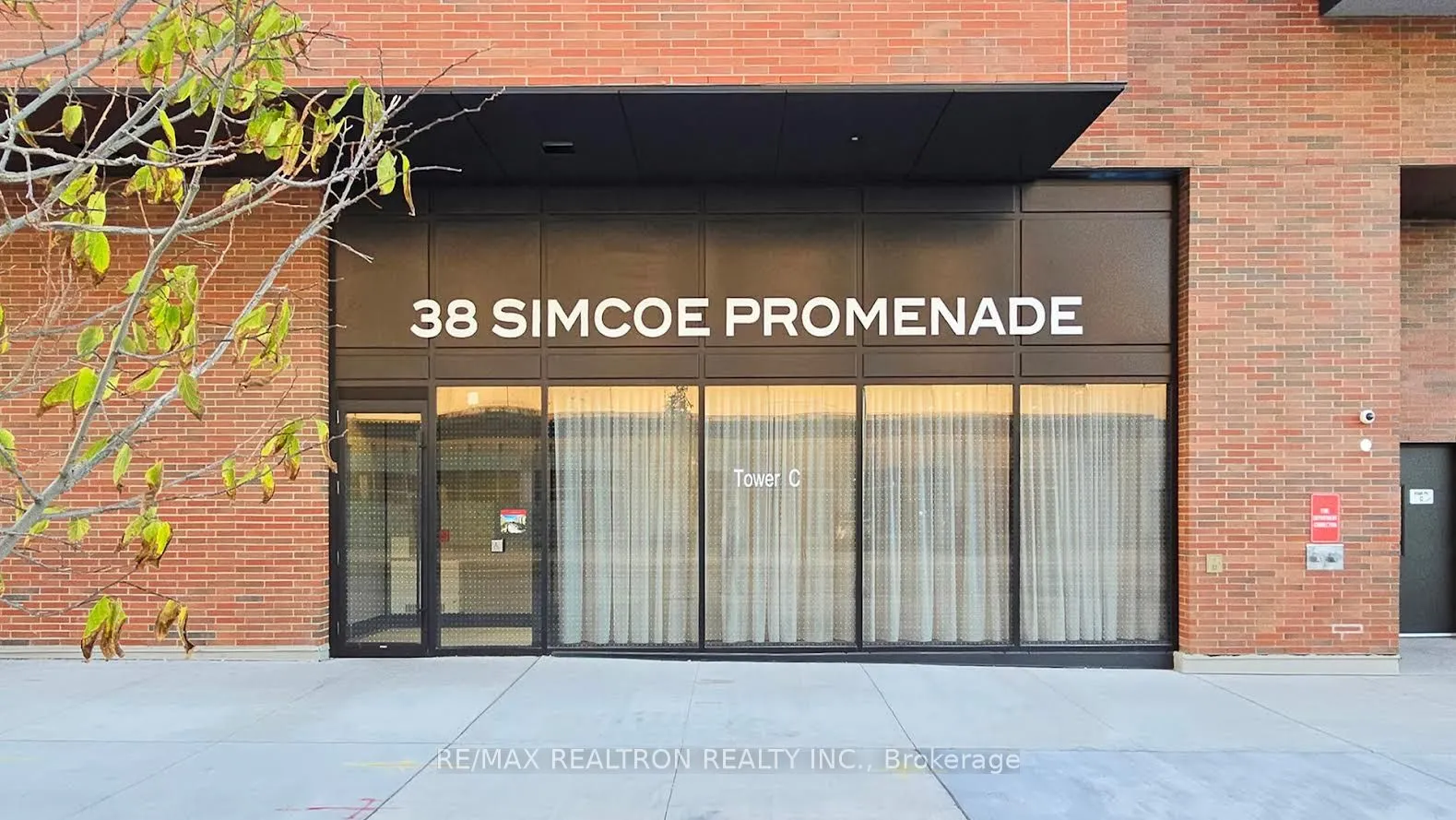 38 Simcoe Promenade, #319C