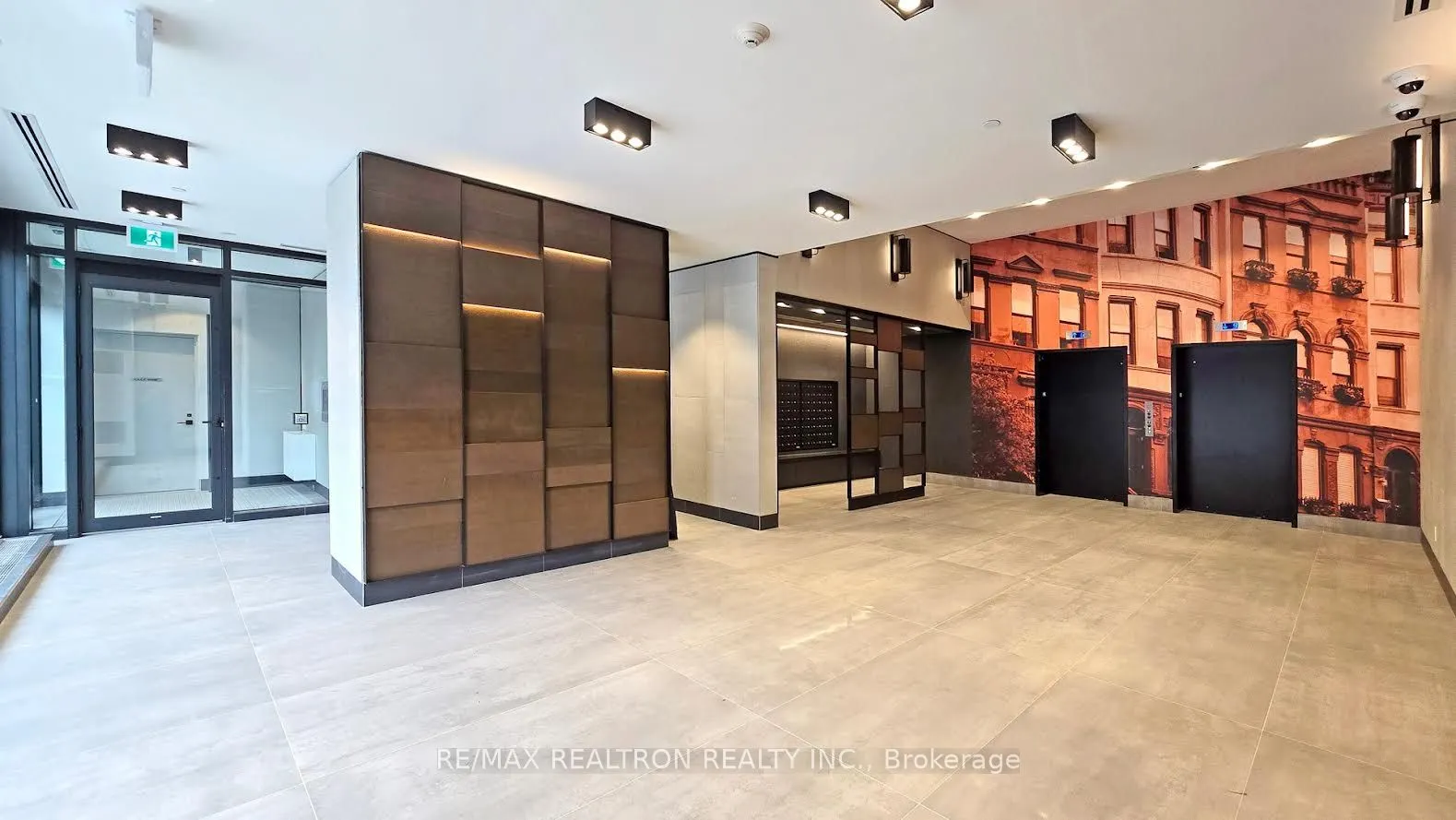 38 Simcoe Promenade, #319C