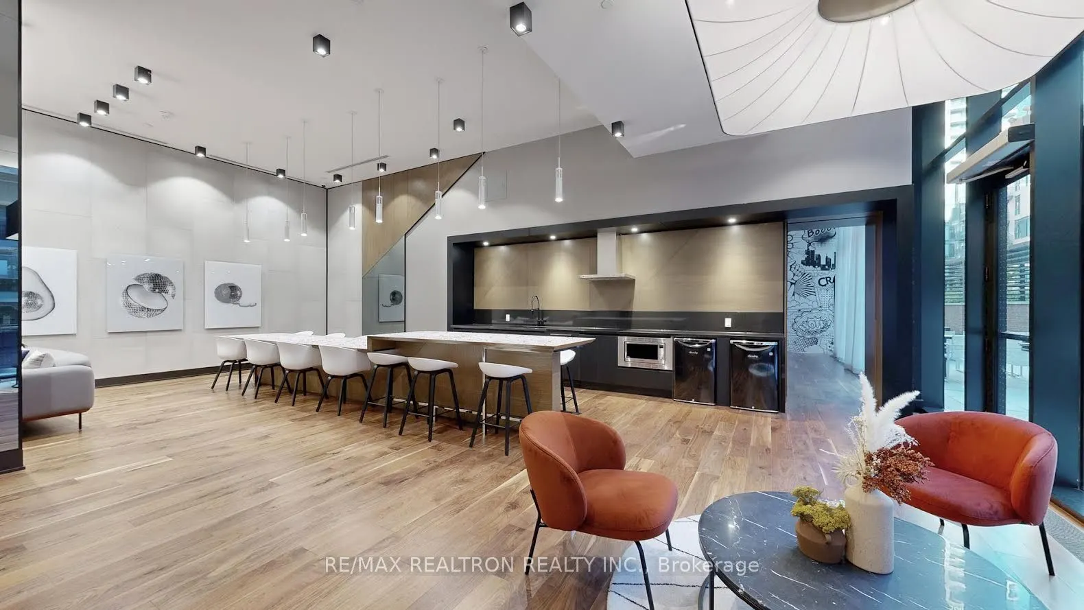 38 Simcoe Promenade, #319C