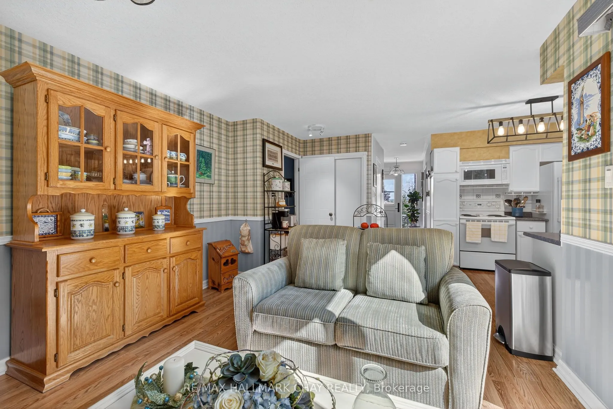 78 Collings Avenue