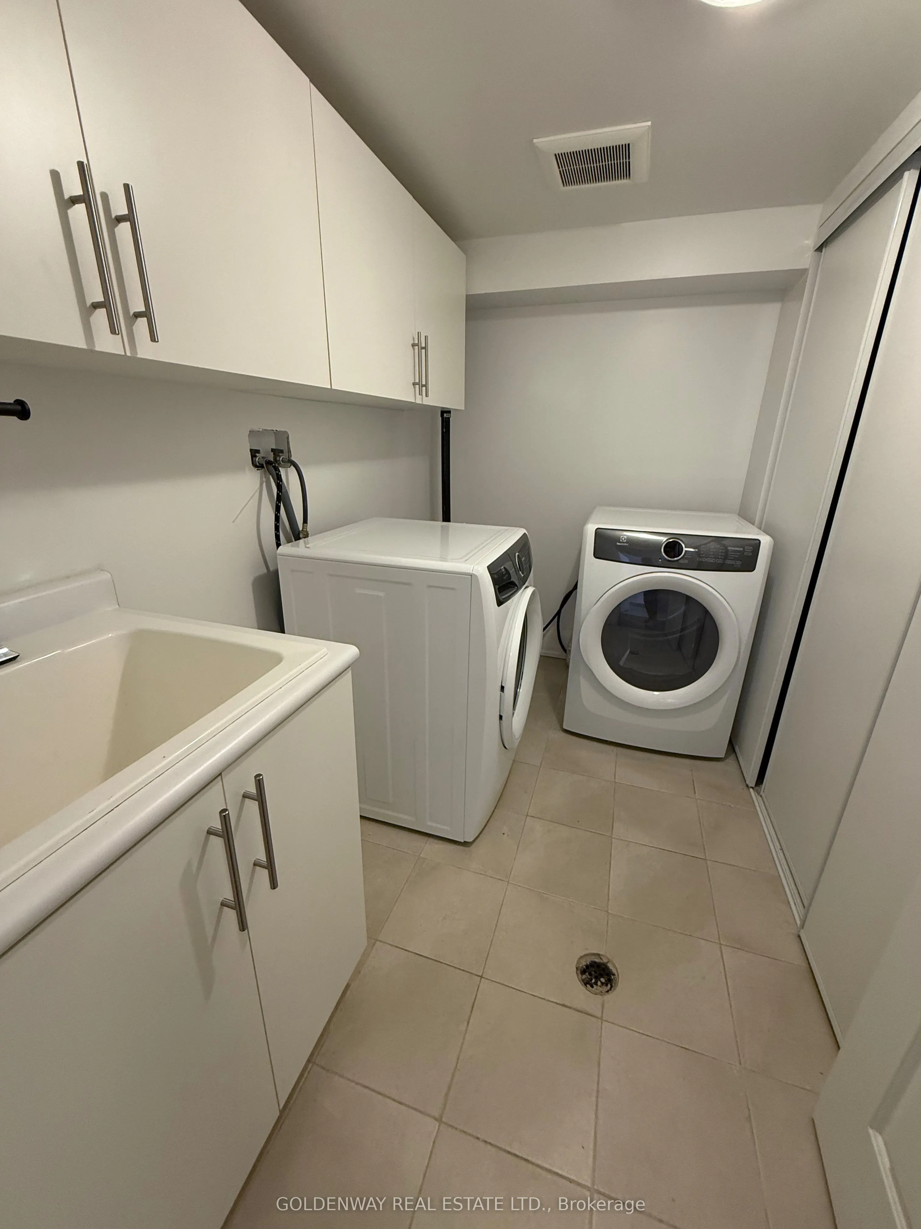 15 Village Parkway, #15