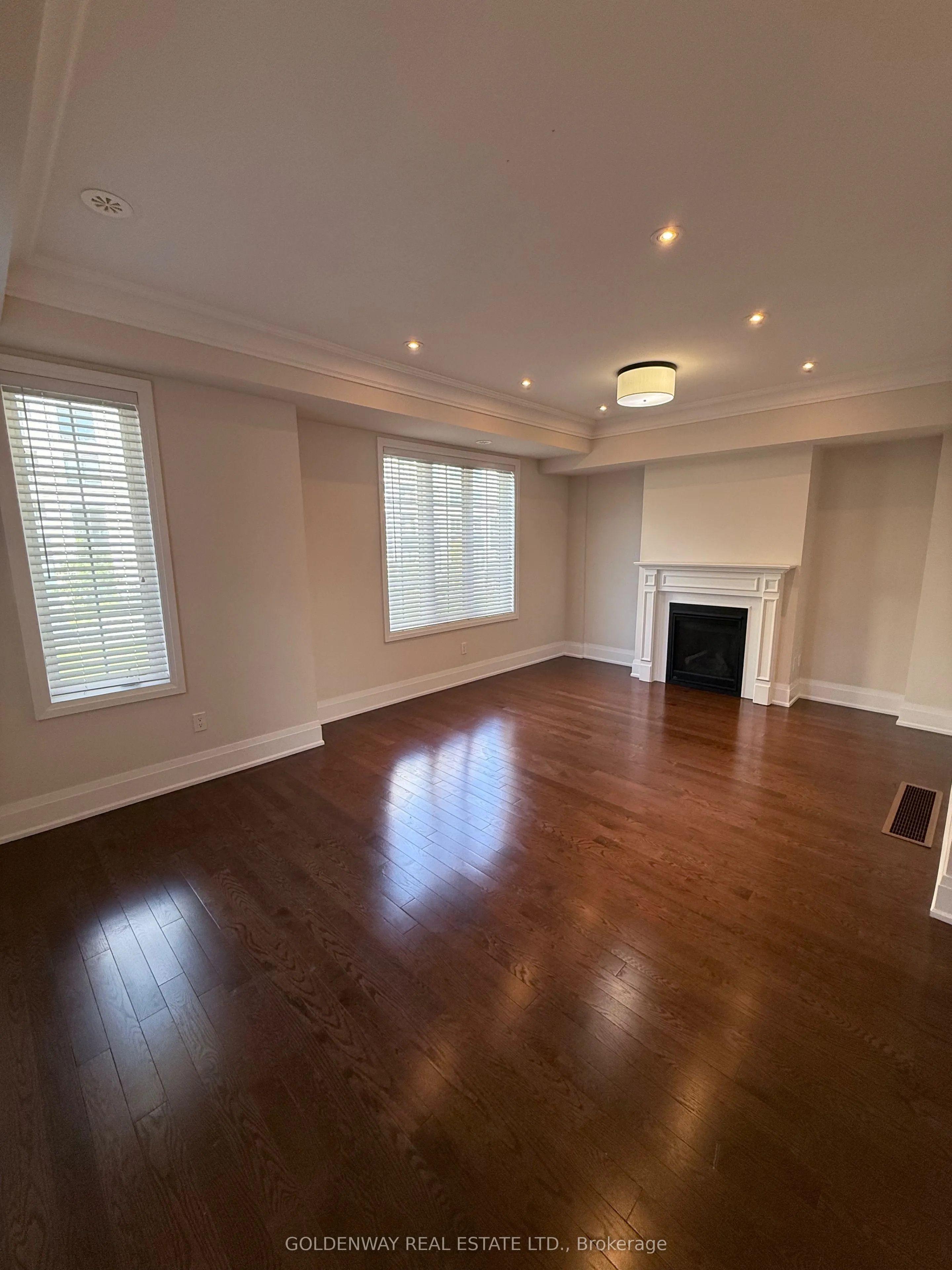 15 Village Parkway, #15