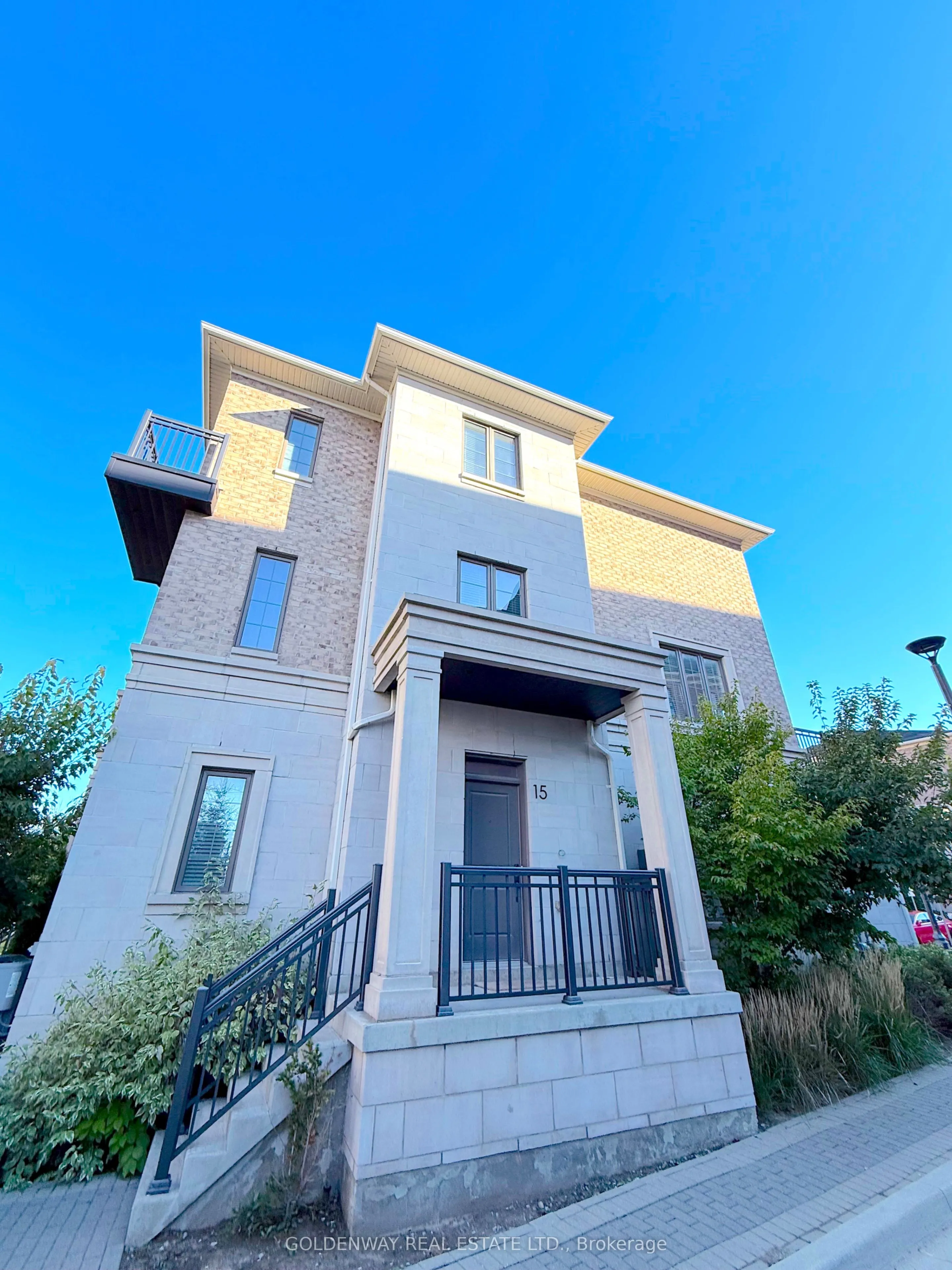 15 Village Parkway, #15