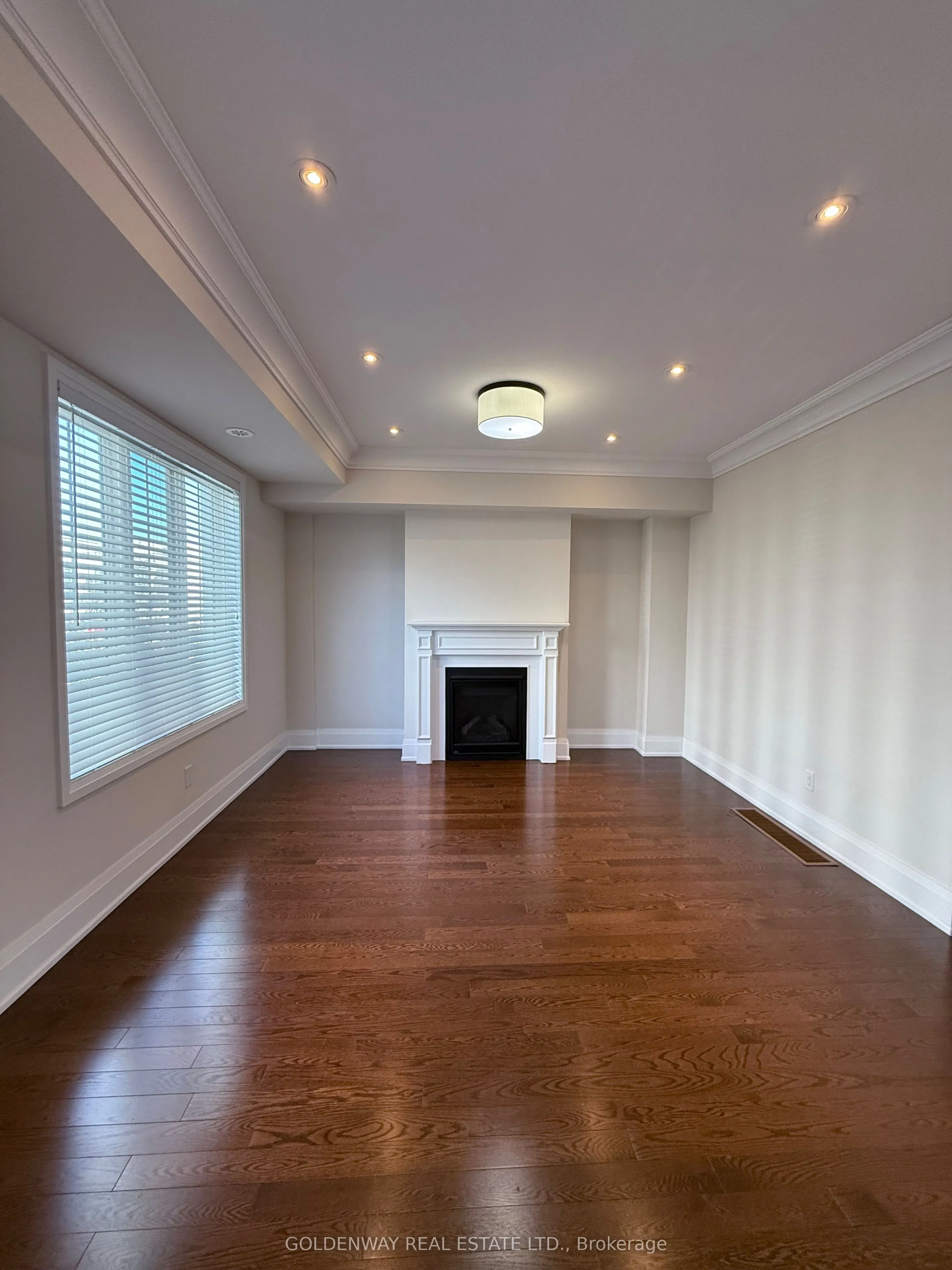 15 Village Parkway, #15