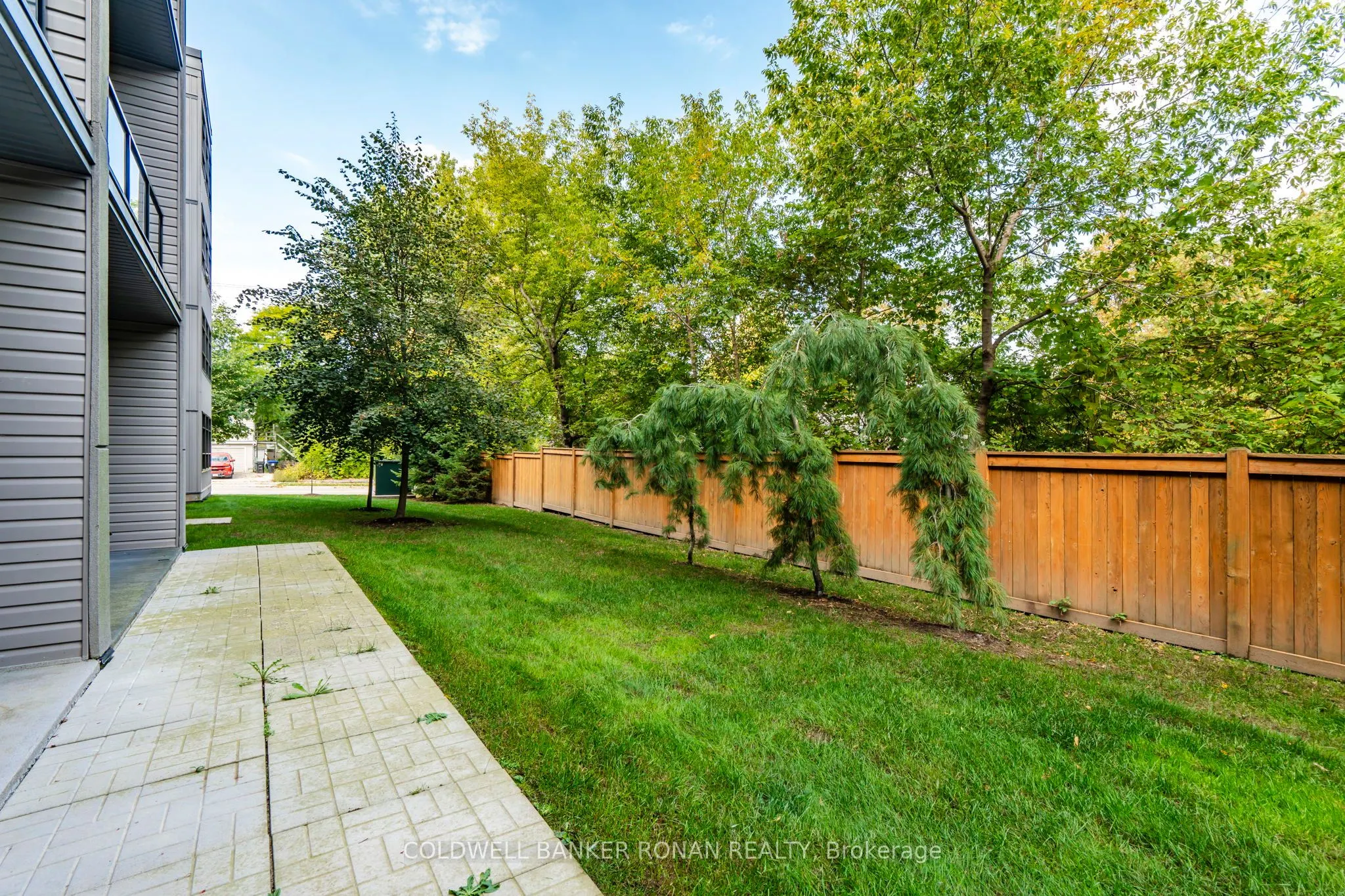 69 Boyne Street N, #103